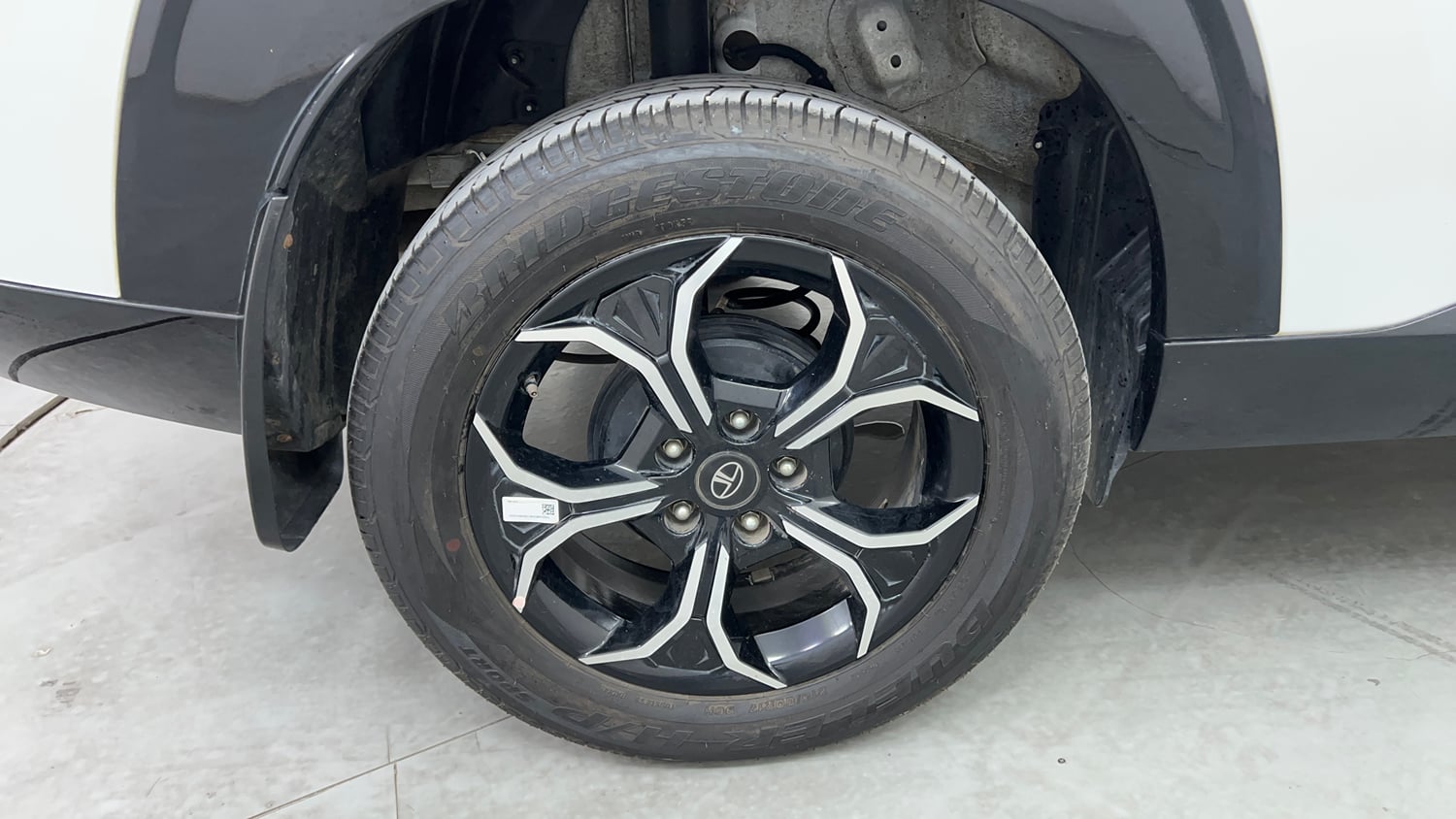 Used 2024 Tata Curvv Creative 1.5 Kryojet Diesel 6MT Diesel Manual tyres RIGHT REAR TYRE RIM VIEW