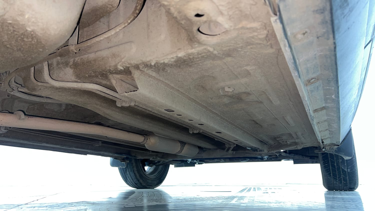 Used 2023 Nissan Magnite XV Dual Tone Petrol Manual extra REAR RIGHT UNDERBODY VIEW