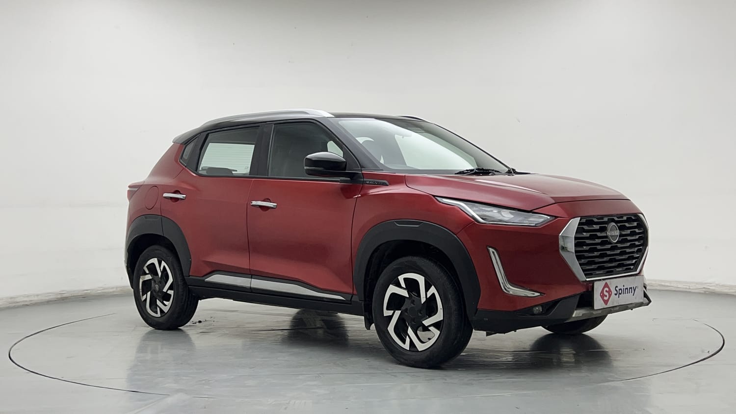 Used 2023 Nissan Magnite XV Dual Tone Petrol Manual exterior RIGHT FRONT CORNER VIEW
