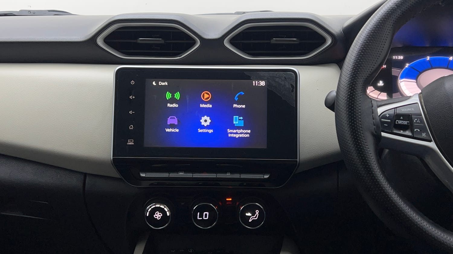 Used 2023 Nissan Magnite XV Dual Tone Petrol Manual interior MUSIC SYSTEM & AC CONTROL VIEW