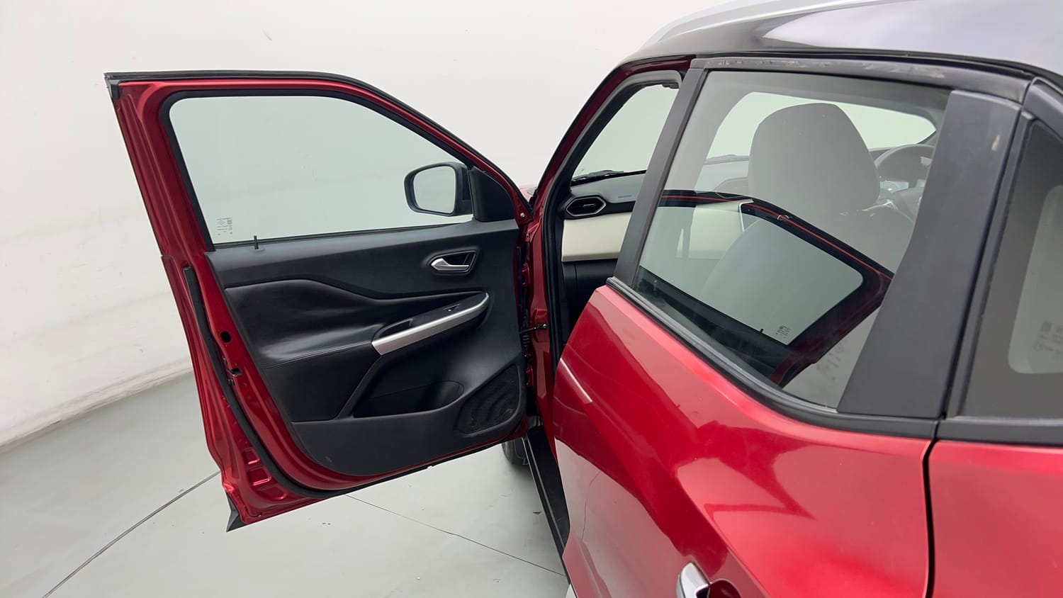 Used 2023 Nissan Magnite XV Dual Tone Petrol Manual interior LEFT FRONT DOOR OPEN VIEW