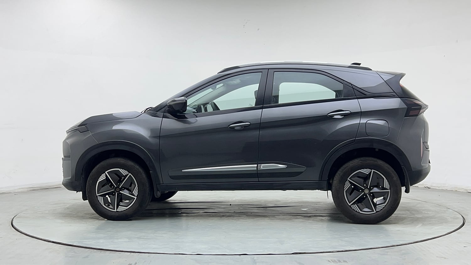 Used 2024 Tata Nexon Creative Plus 1.2 Revotron Petrol 6MT Petrol Manual exterior LEFT SIDE VIEW