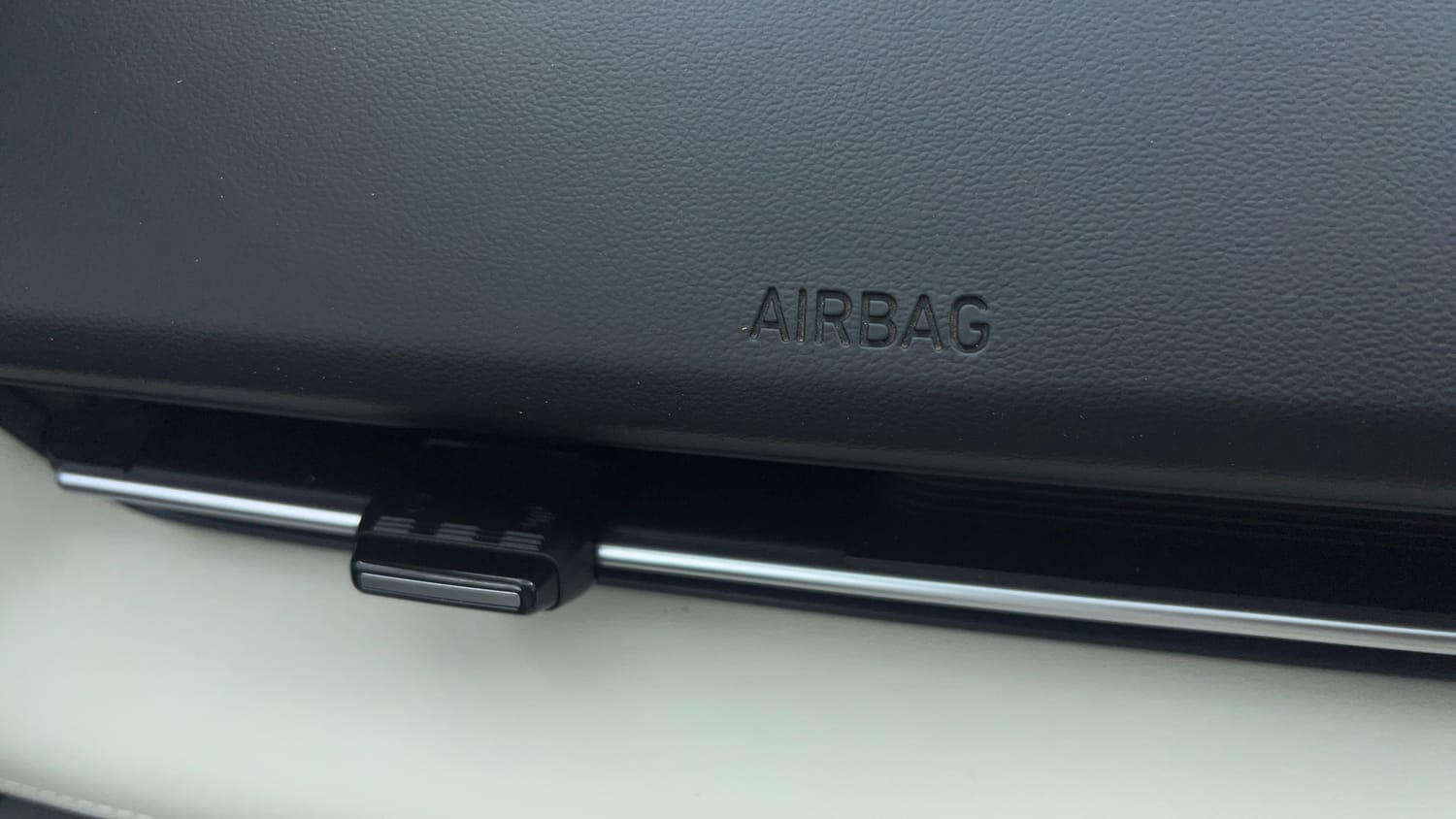 Used 2026 Hyundai Verna SX (O) 1.5 Turbo Petrol MT Petrol Manual top_features Side airbags