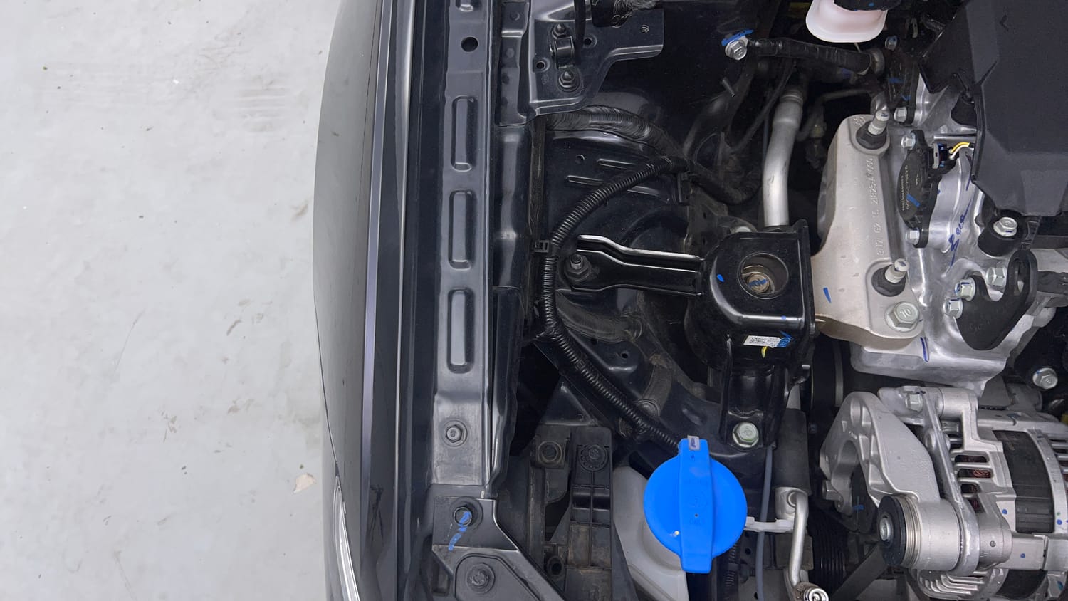 Used 2026 Hyundai Verna SX (O) 1.5 Turbo Petrol MT Petrol Manual engine ENGINE RIGHT SIDE VIEW