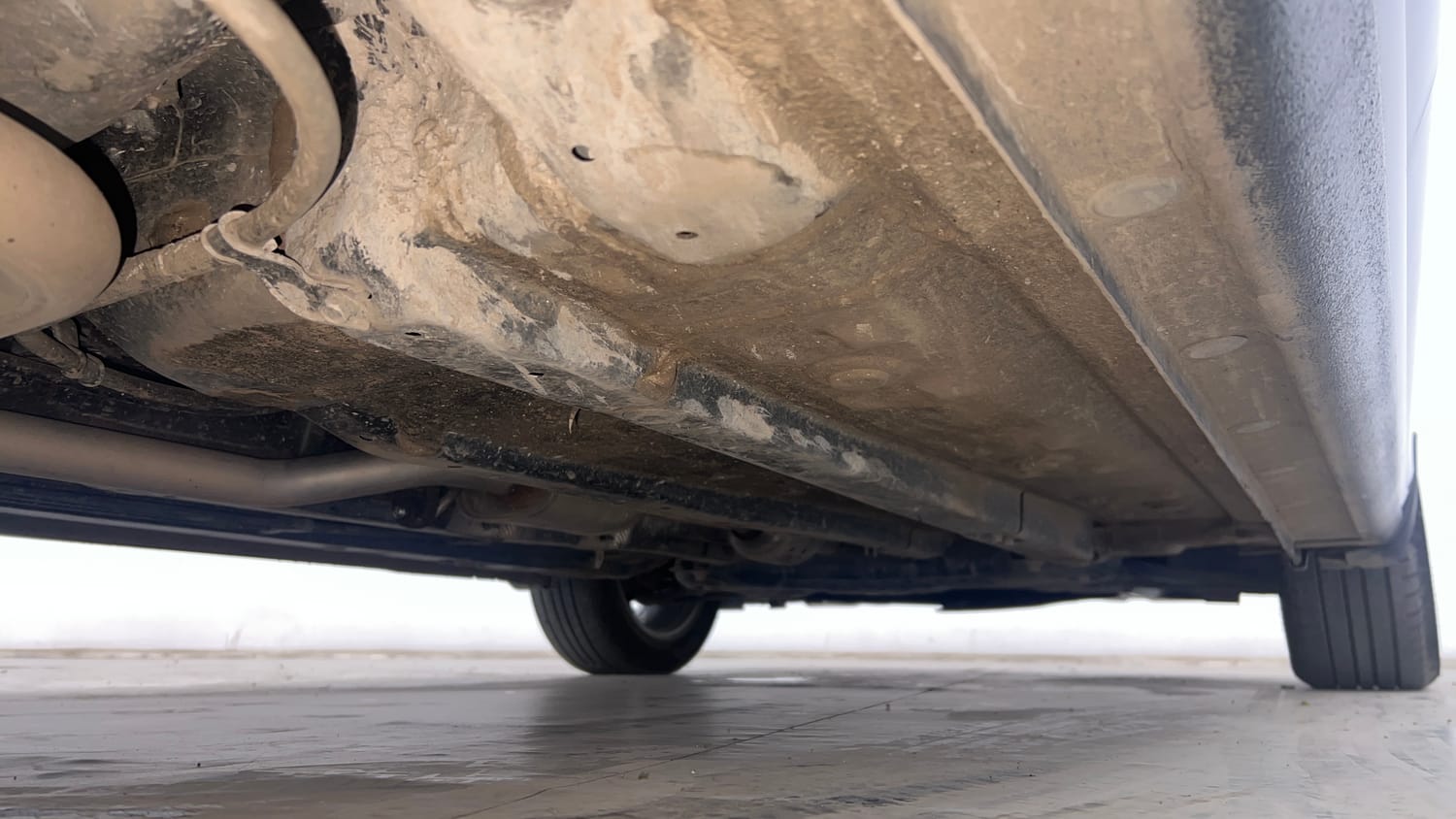 Used 2026 Hyundai Verna SX (O) 1.5 Turbo Petrol MT Petrol Manual extra REAR RIGHT UNDERBODY VIEW