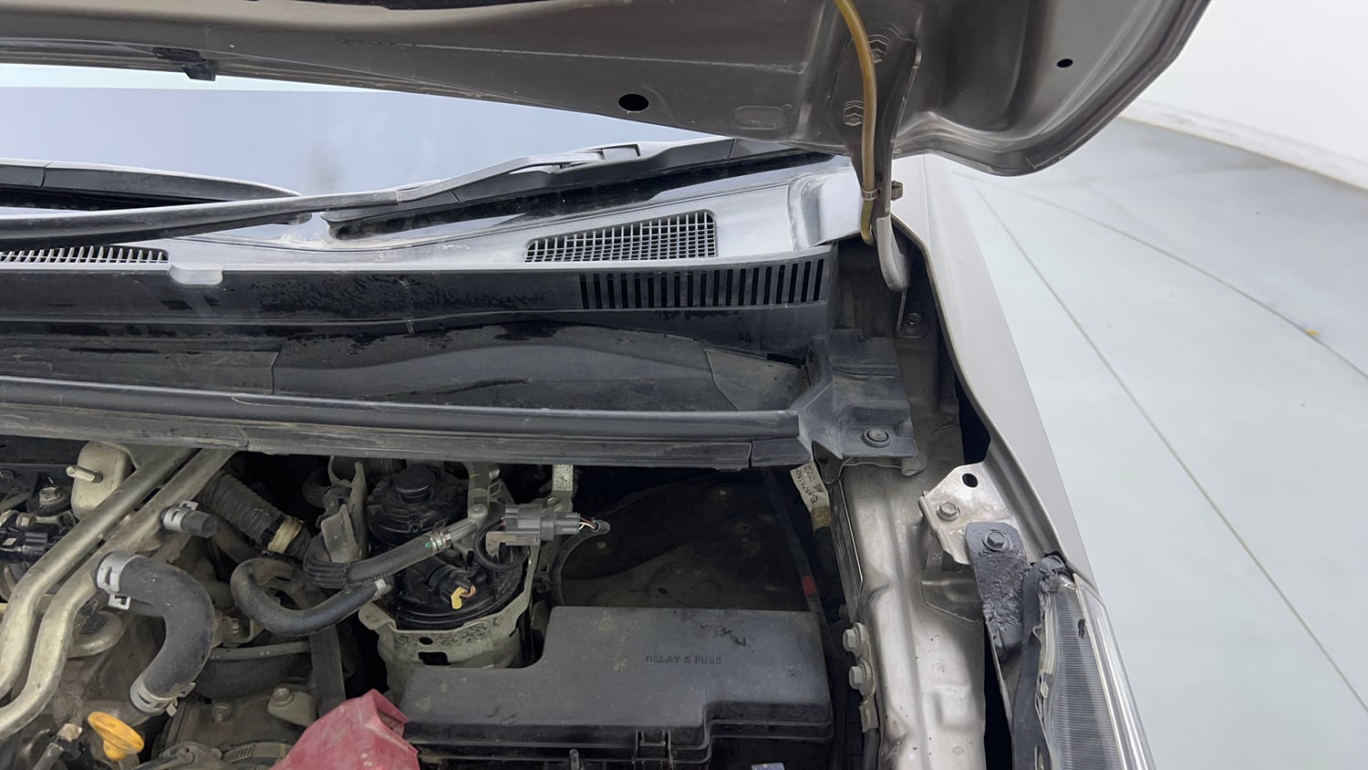 Used 2017 Toyota Innova Crysta 2.4 G 8 STR Diesel Manual engine ENGINE LEFT SIDE HINGE & APRON VIEW