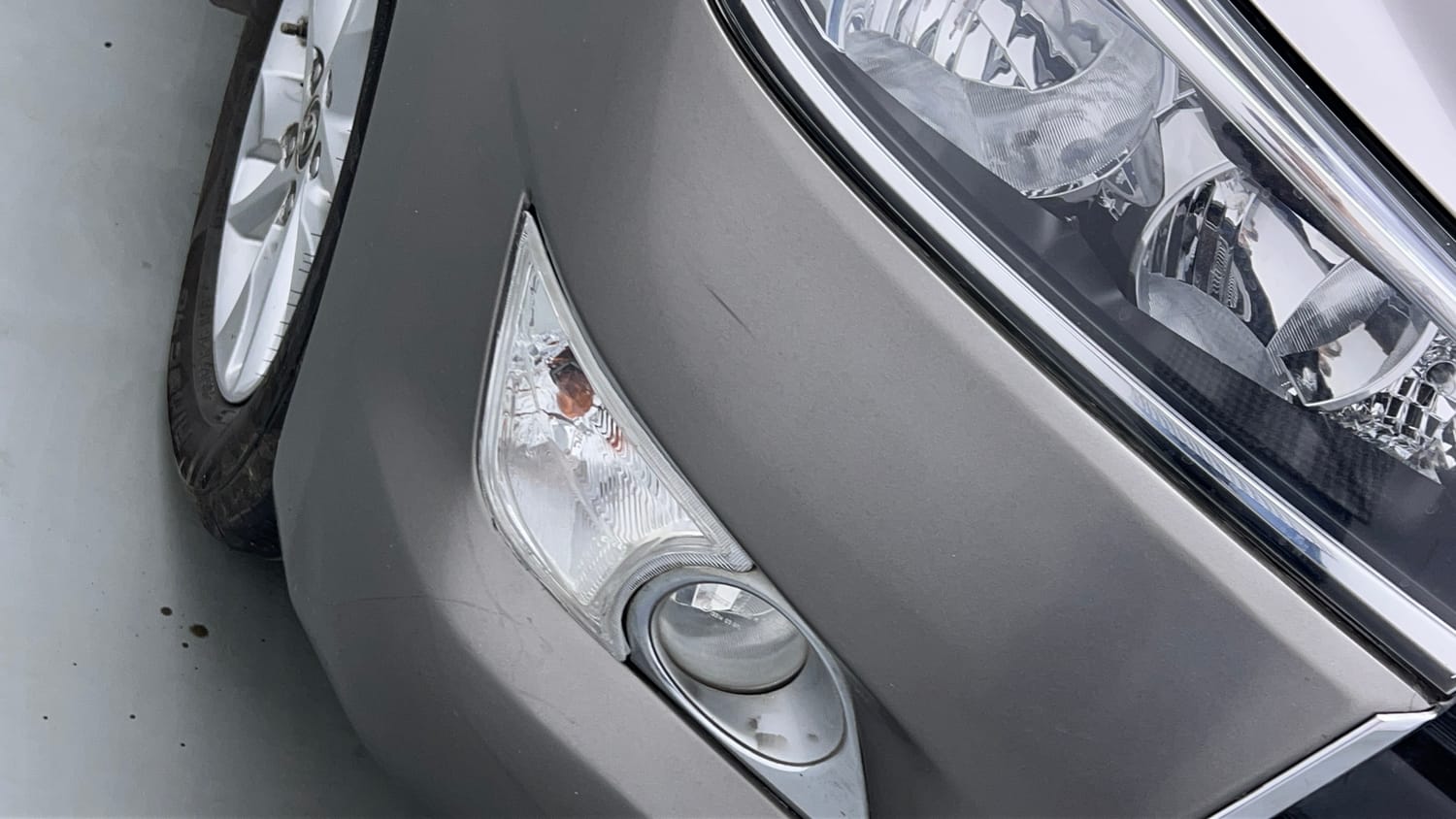 Used 2017 Toyota Innova Crysta 2.4 G 8 STR Diesel Manual dents MINOR SCRATCH