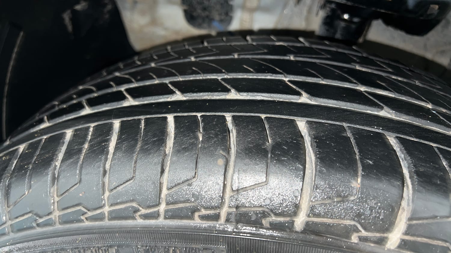 Used 2024 Hyundai Creta SX (O) 1.5 Petrol IVT Petrol Automatic tyres LEFT FRONT TYRE TREAD VIEW