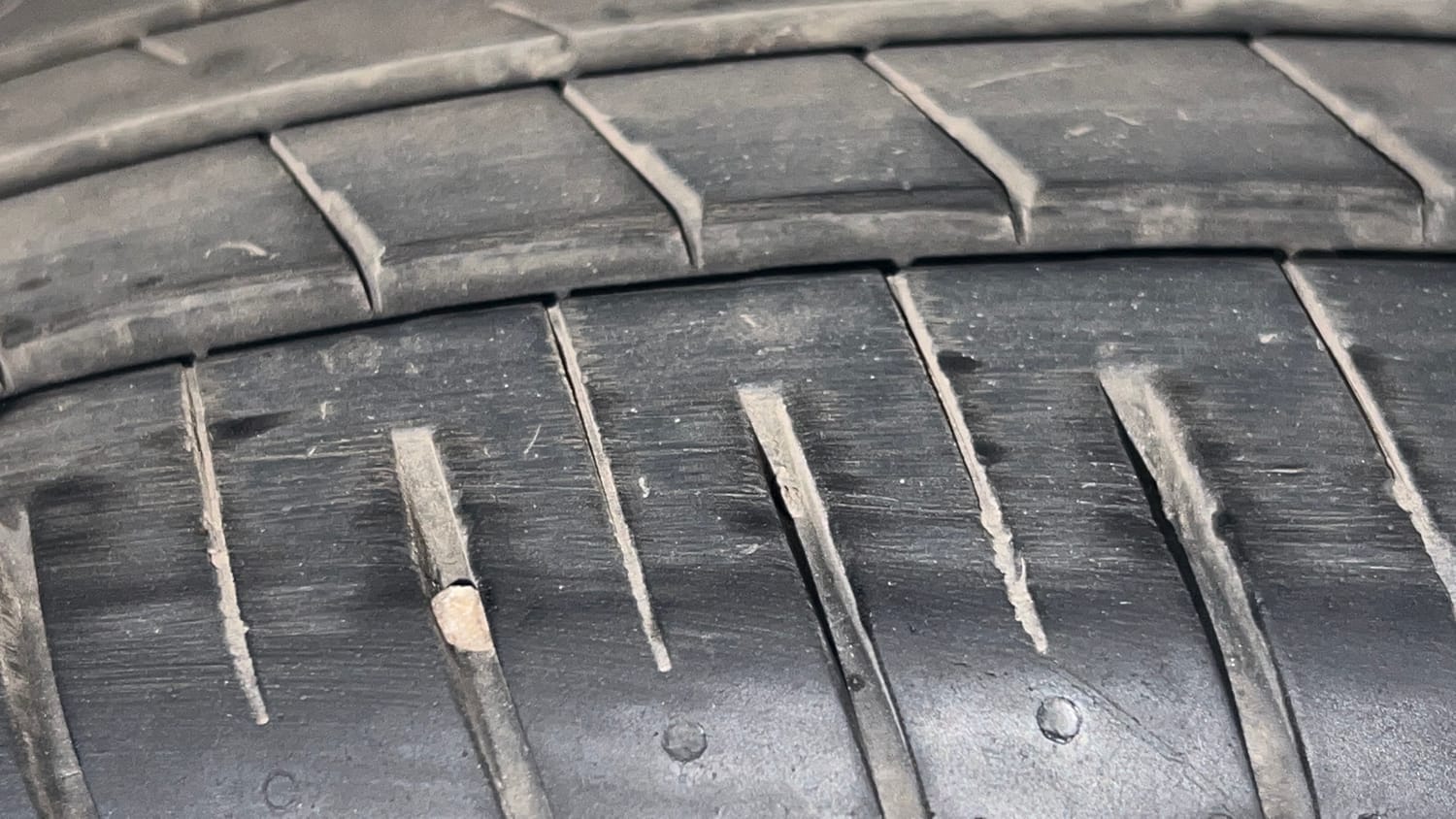 Used 2026 Hyundai Verna SX (O) 1.5 Turbo Petrol MT Petrol Manual tyres RIGHT FRONT TYRE TREAD VIEW