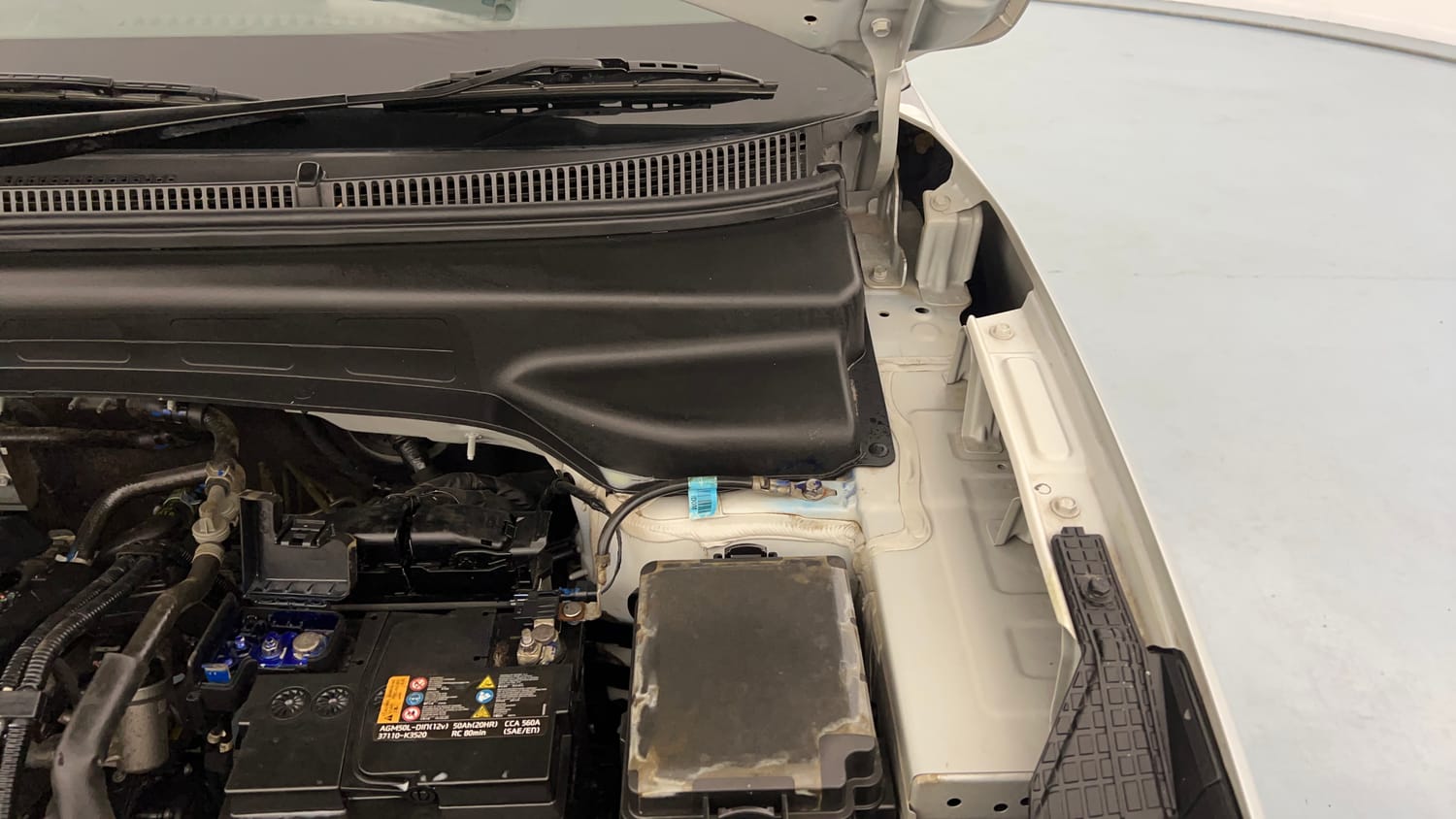 Used 2024 Hyundai Creta SX (O) 1.5 Petrol IVT Petrol Automatic engine ENGINE LEFT SIDE HINGE & APRON VIEW