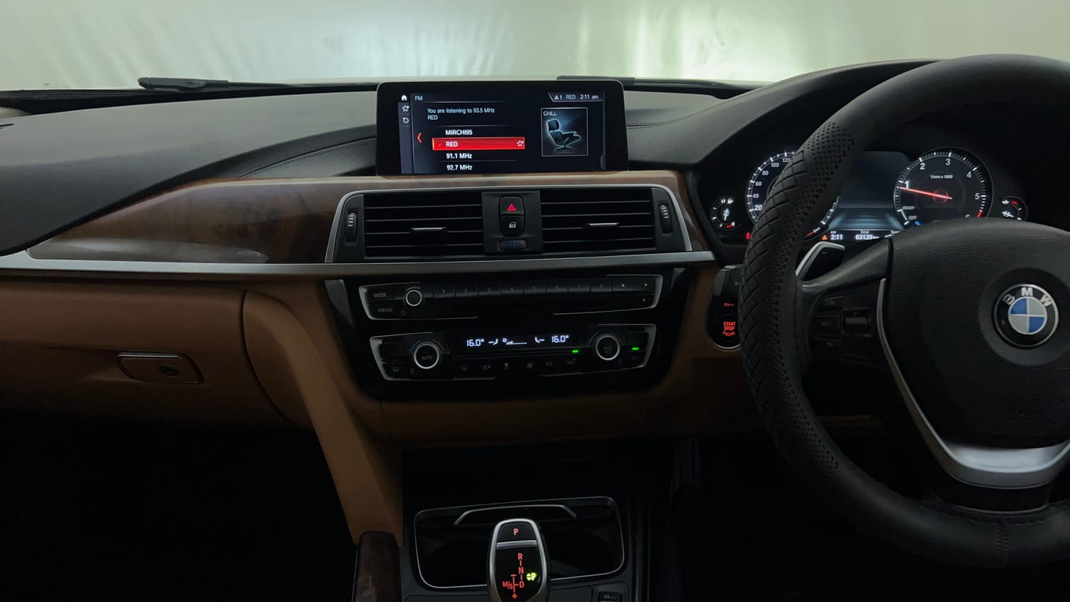 Used 2019 BMW 3 Series 320d Luxury Line Diesel Automatic interior MUSIC SYSTEM & AC CONTROL VIEW