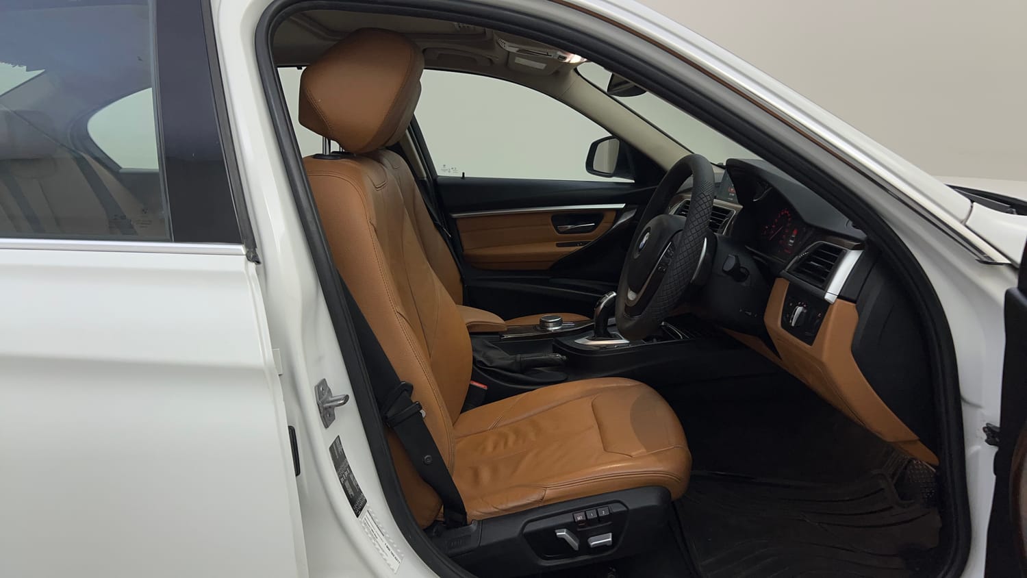 Used 2019 BMW 3 Series 320d Luxury Line Diesel Automatic interior RIGHT SIDE FRONT DOOR CABIN VIEW