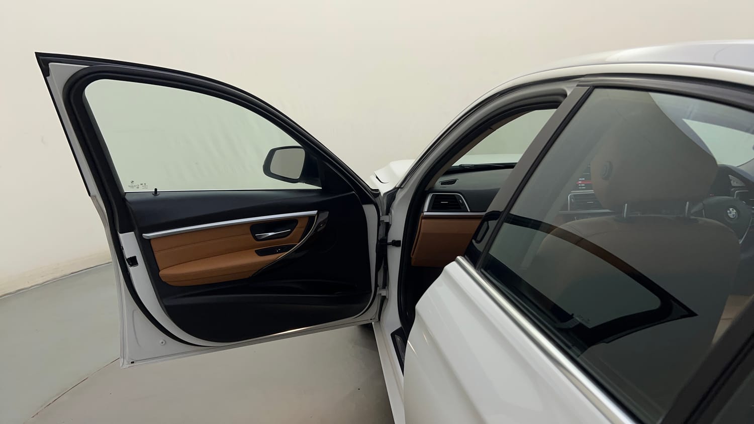 Used 2019 BMW 3 Series 320d Luxury Line Diesel Automatic interior LEFT FRONT DOOR OPEN VIEW