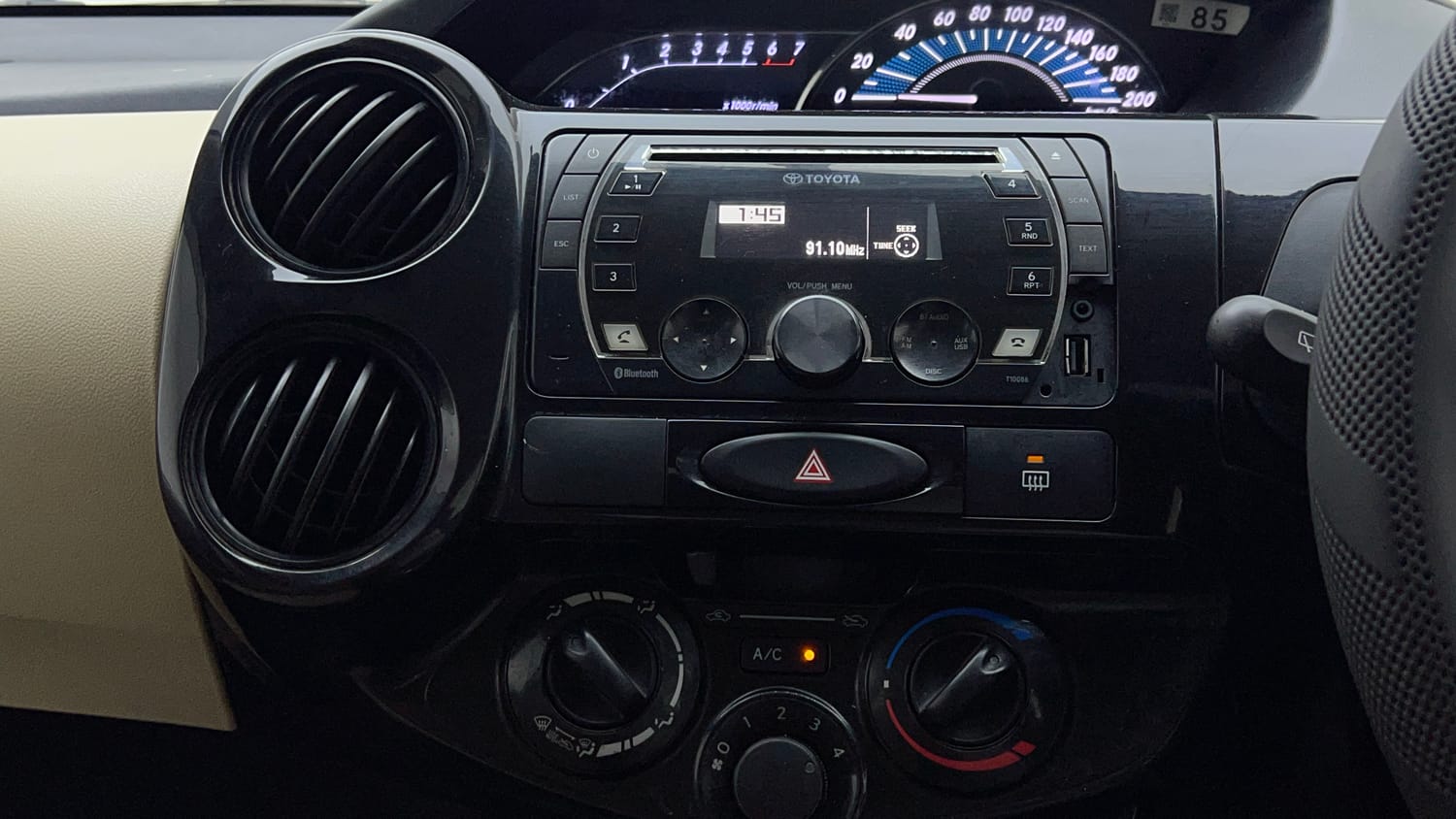 2017 Toyota Etios Liva V Dual Tone-41