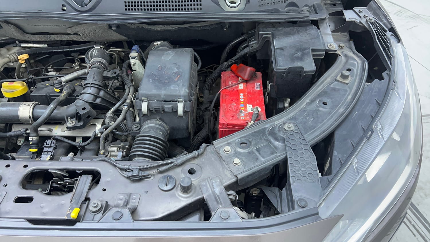 Used 2021 Nissan Magnite XV Turbo Petrol Manual engine ENGINE LEFT SIDE VIEW
