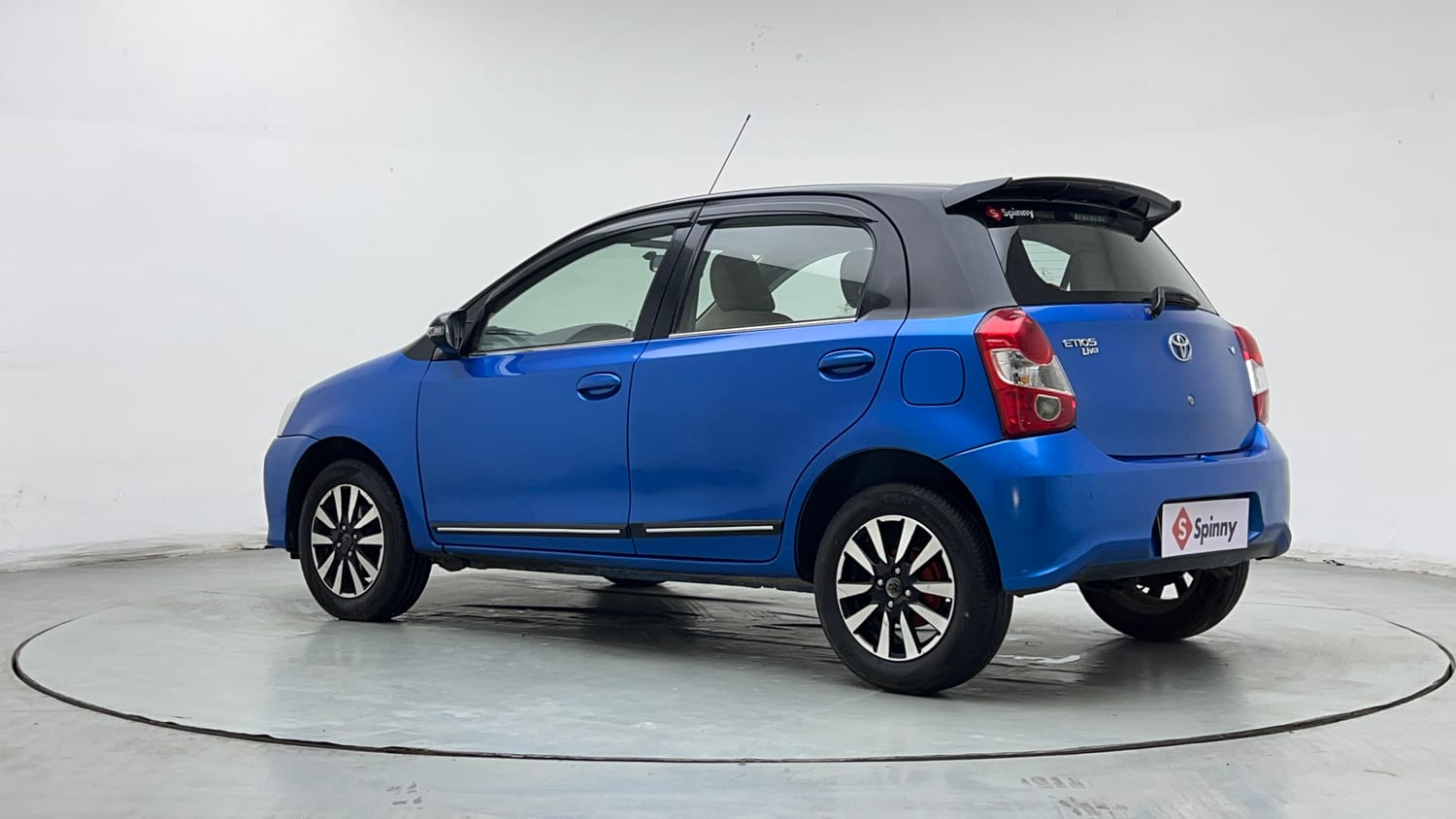 2017 Toyota Etios Liva V Dual Tone-2