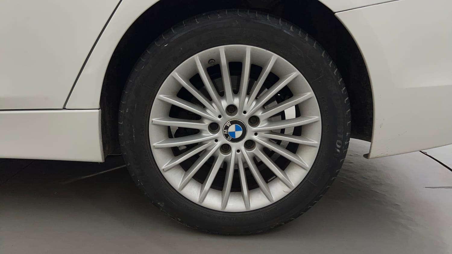 Used 2019 BMW 3 Series 320d Luxury Line Diesel Automatic tyres LEFT REAR TYRE RIM VIEW