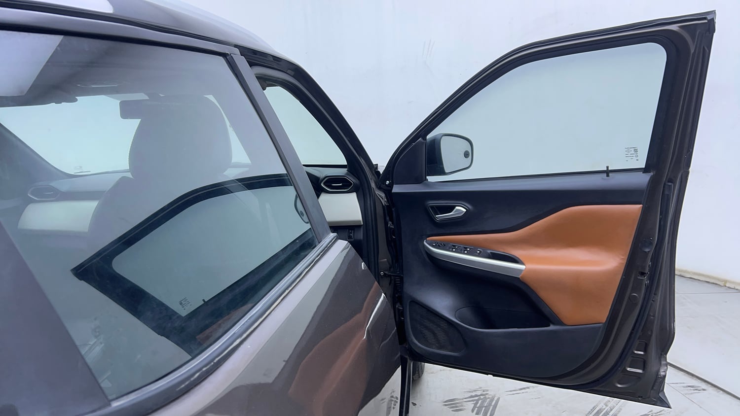 Used 2021 Nissan Magnite XV Turbo Petrol Manual interior RIGHT FRONT DOOR OPEN VIEW