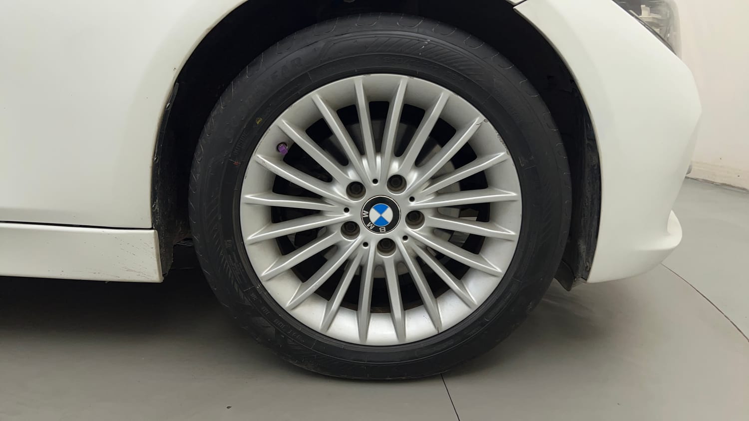 Used 2019 BMW 3 Series 320d Luxury Line Diesel Automatic tyres RIGHT FRONT TYRE RIM VIEW