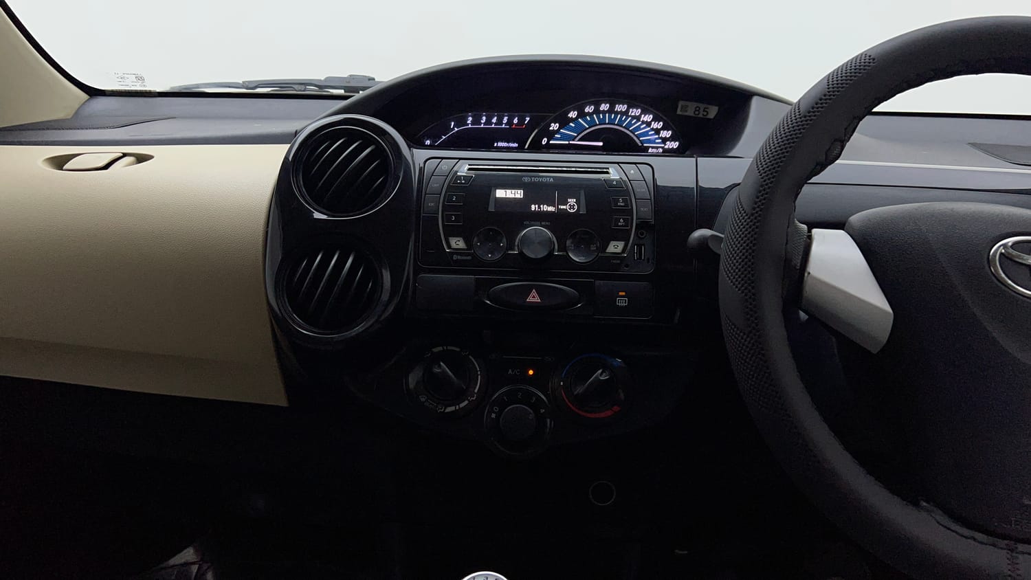 2017 Toyota Etios Liva V Dual Tone-13
