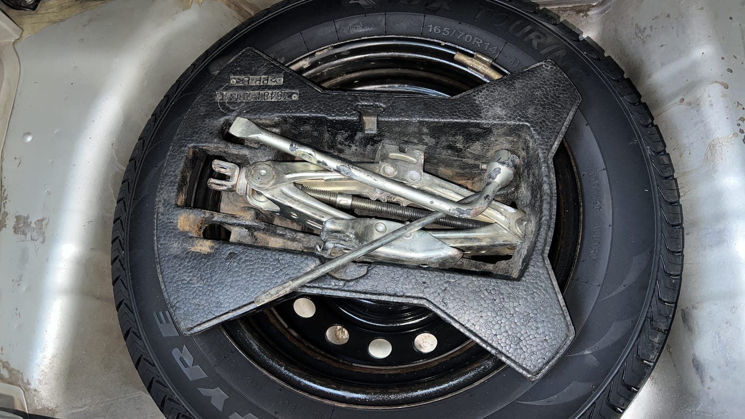 Used 2018 Maruti Suzuki Celerio ZXi Petrol Manual tyres SPARE TYRE VIEW