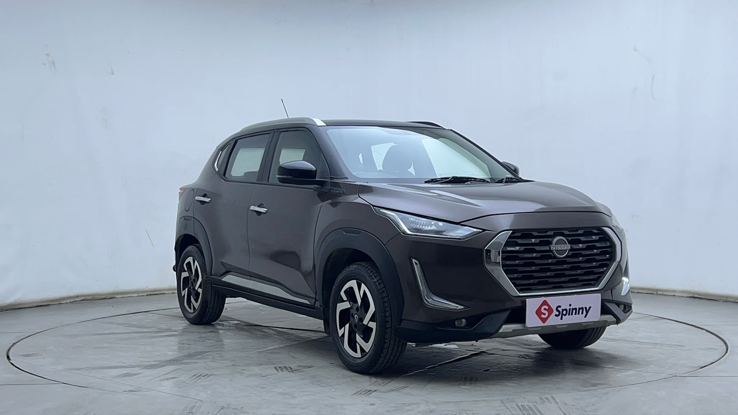 Used 2021 Nissan Magnite XV Turbo Petrol Manual exterior RIGHT FRONT CORNER VIEW