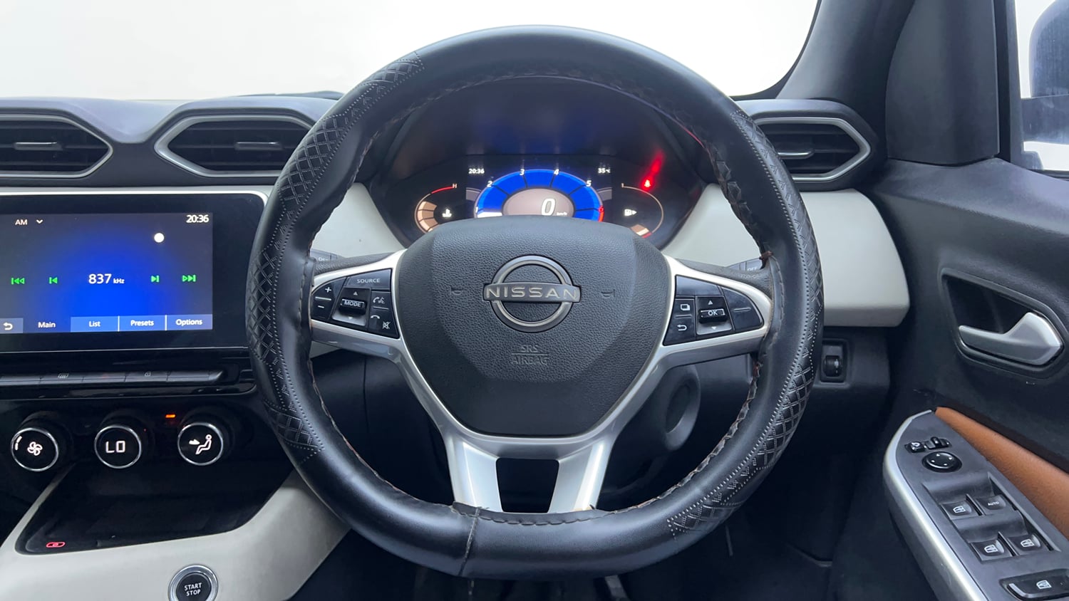 Used 2021 Nissan Magnite XV Turbo Petrol Manual interior STEERING VIEW