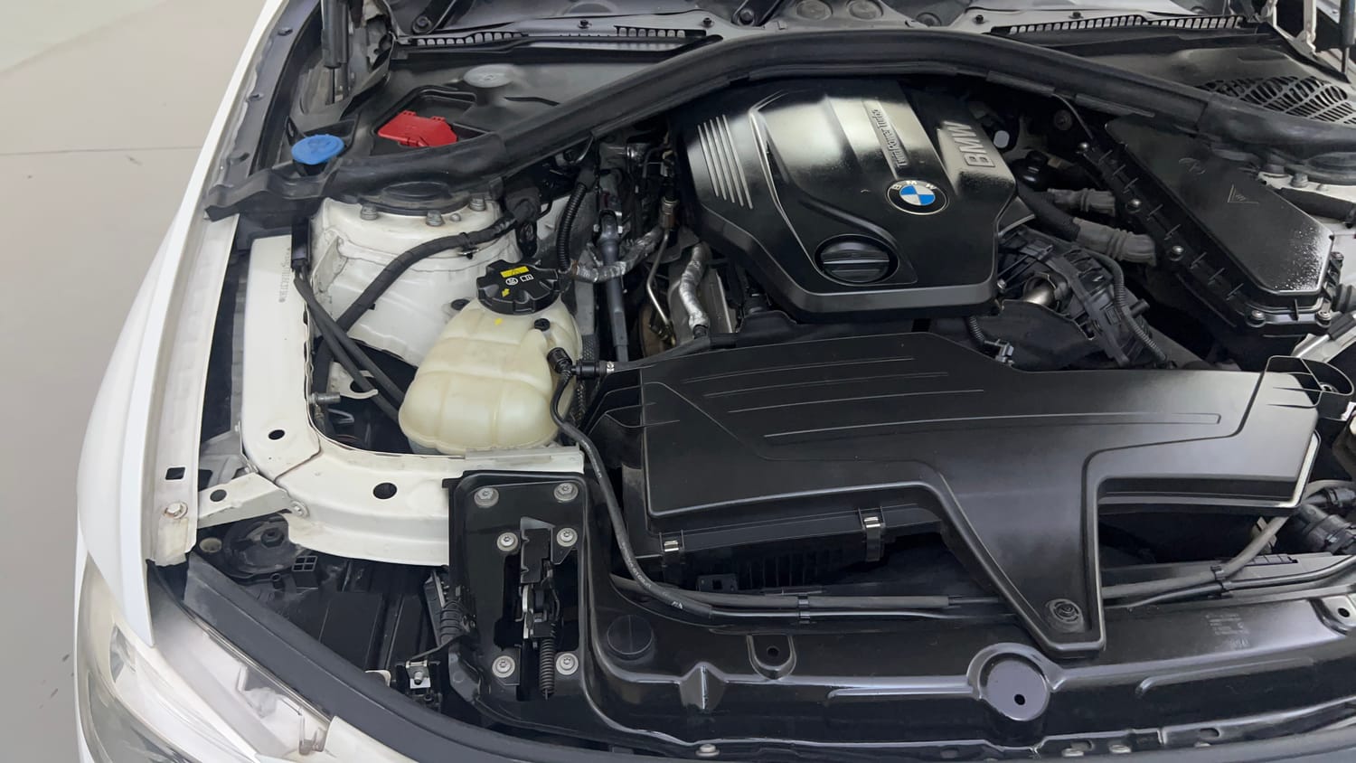 Used 2019 BMW 3 Series 320d Luxury Line Diesel Automatic engine ENGINE RIGHT SIDE VIEW