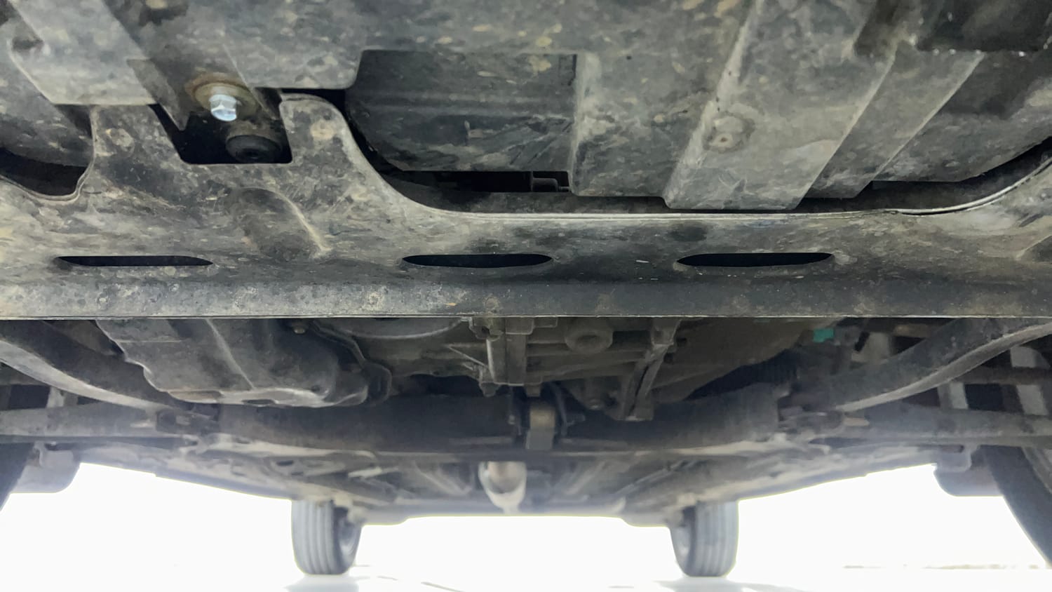 Used 2021 Nissan Magnite XV Turbo Petrol Manual extra FRONT LEFT UNDERBODY VIEW