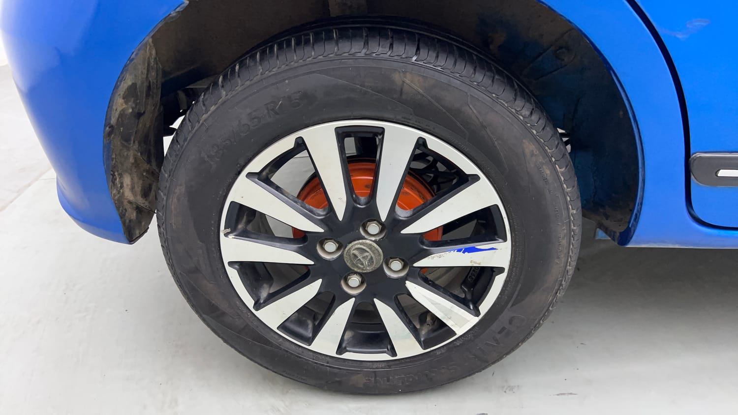 2017 Toyota Etios Liva V Dual Tone-33