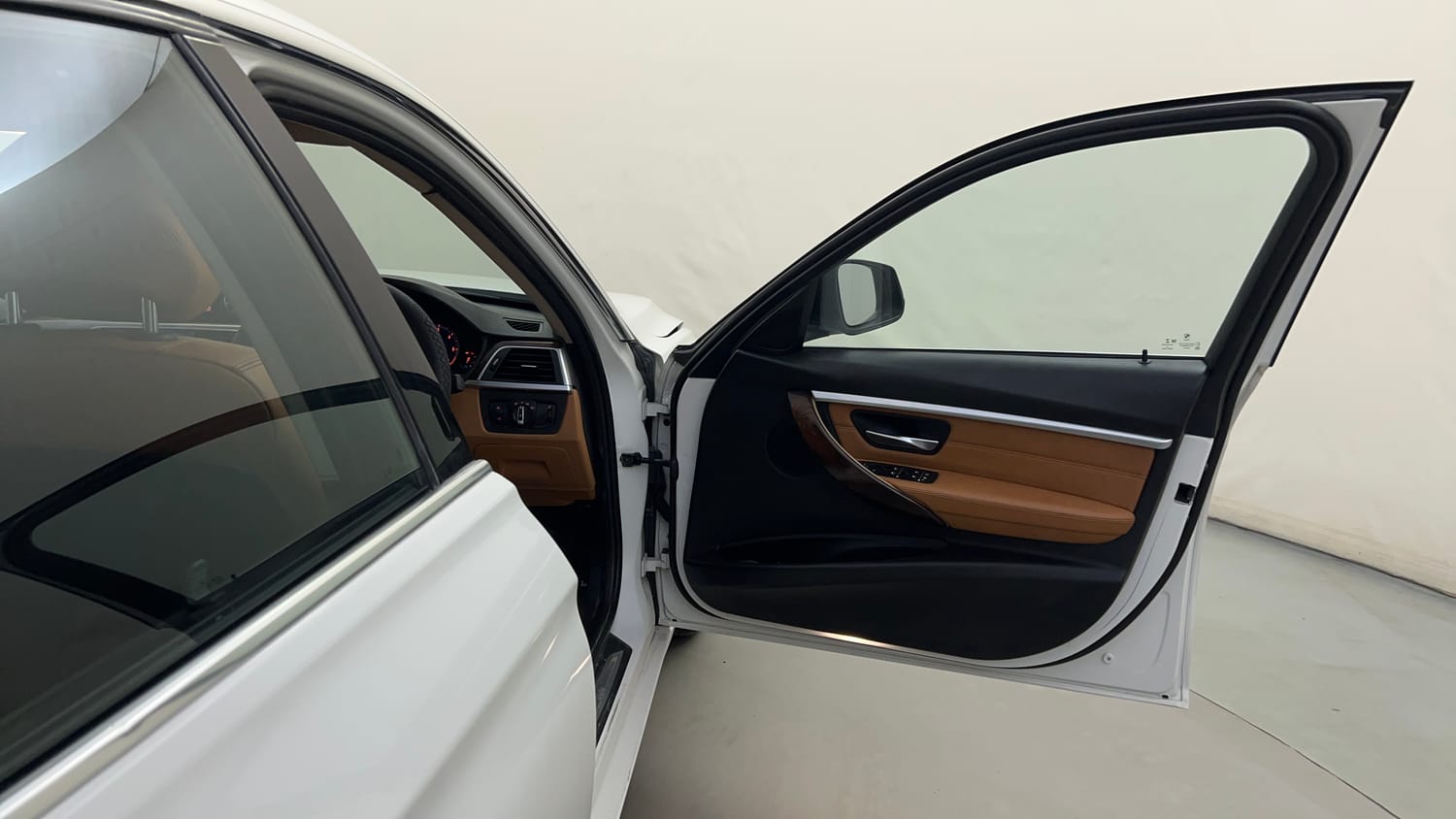 Used 2019 BMW 3 Series 320d Luxury Line Diesel Automatic interior RIGHT FRONT DOOR OPEN VIEW