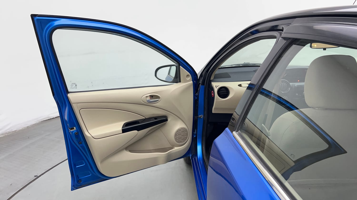 2017 Toyota Etios Liva V Dual Tone-21