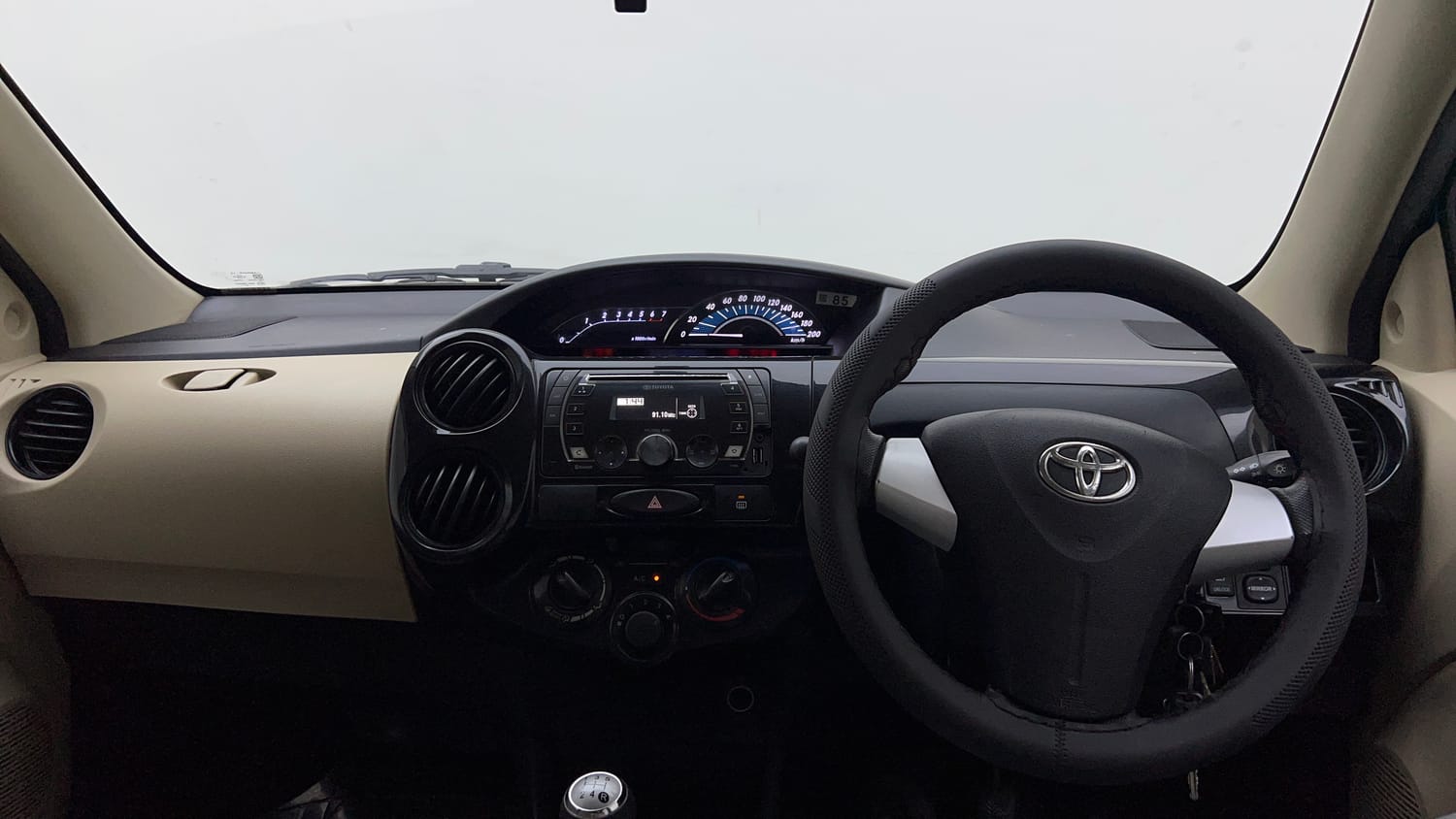 2017 Toyota Etios Liva V Dual Tone-12