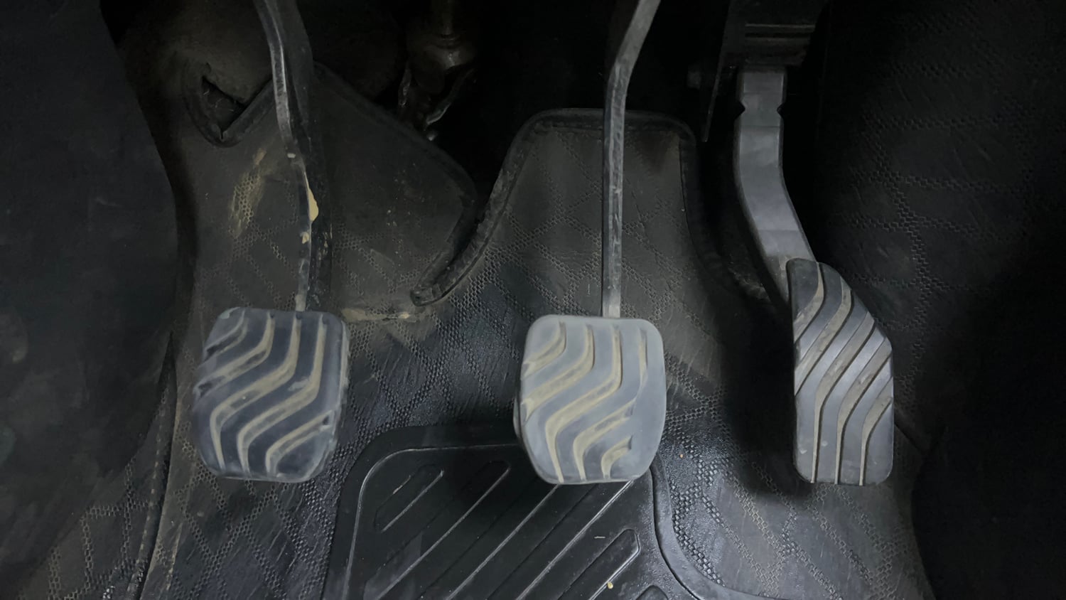 Used 2021 Nissan Magnite XV Turbo Petrol Manual interior PEDALS VIEW