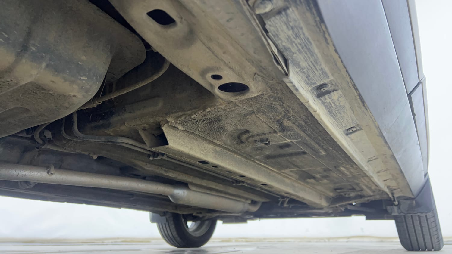 Used 2021 Nissan Magnite XV Turbo Petrol Manual extra REAR RIGHT UNDERBODY VIEW
