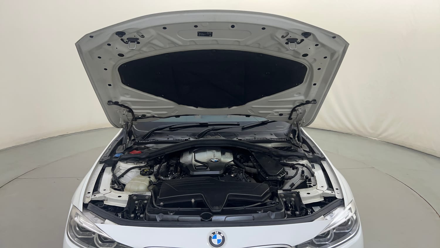 Used 2019 BMW 3 Series 320d Luxury Line Diesel Automatic engine ENGINE & BONNET OPEN FRONT VIEW