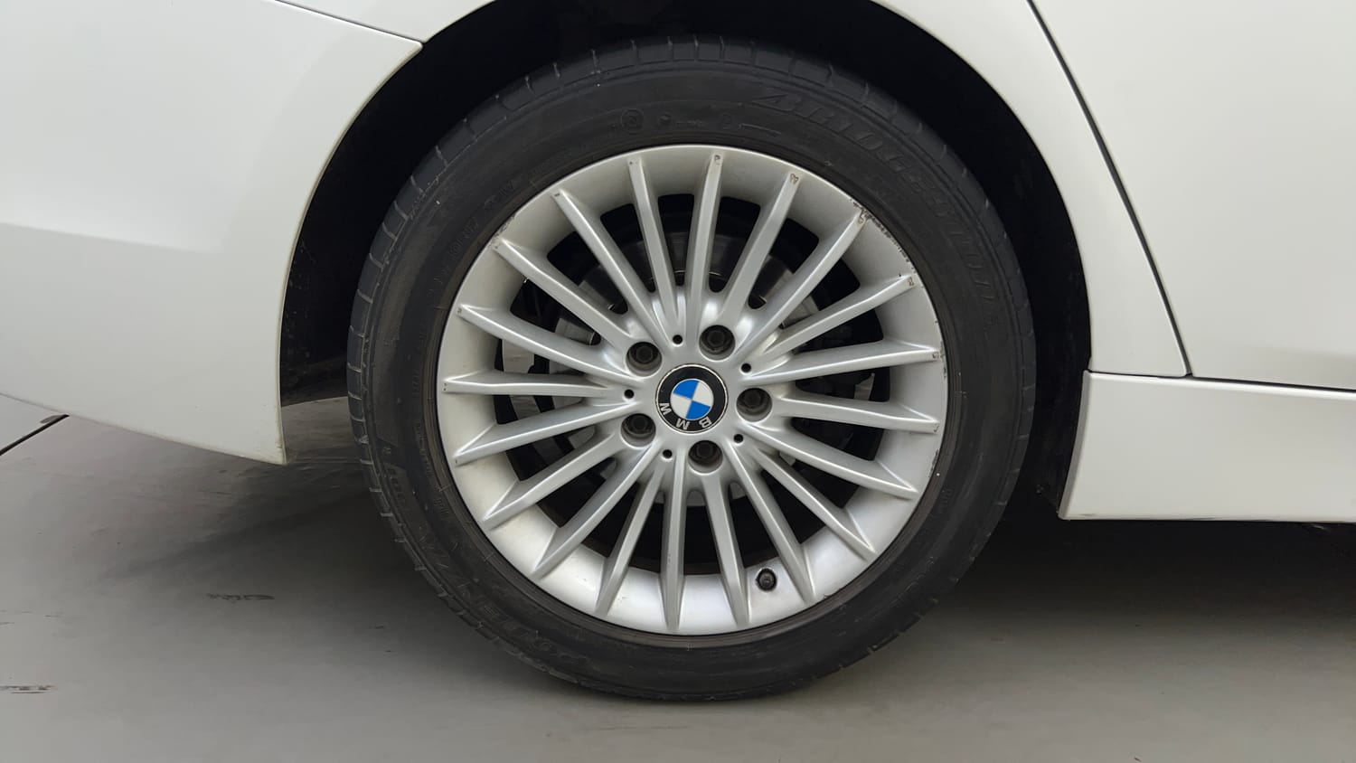 Used 2019 BMW 3 Series 320d Luxury Line Diesel Automatic tyres RIGHT REAR TYRE RIM VIEW