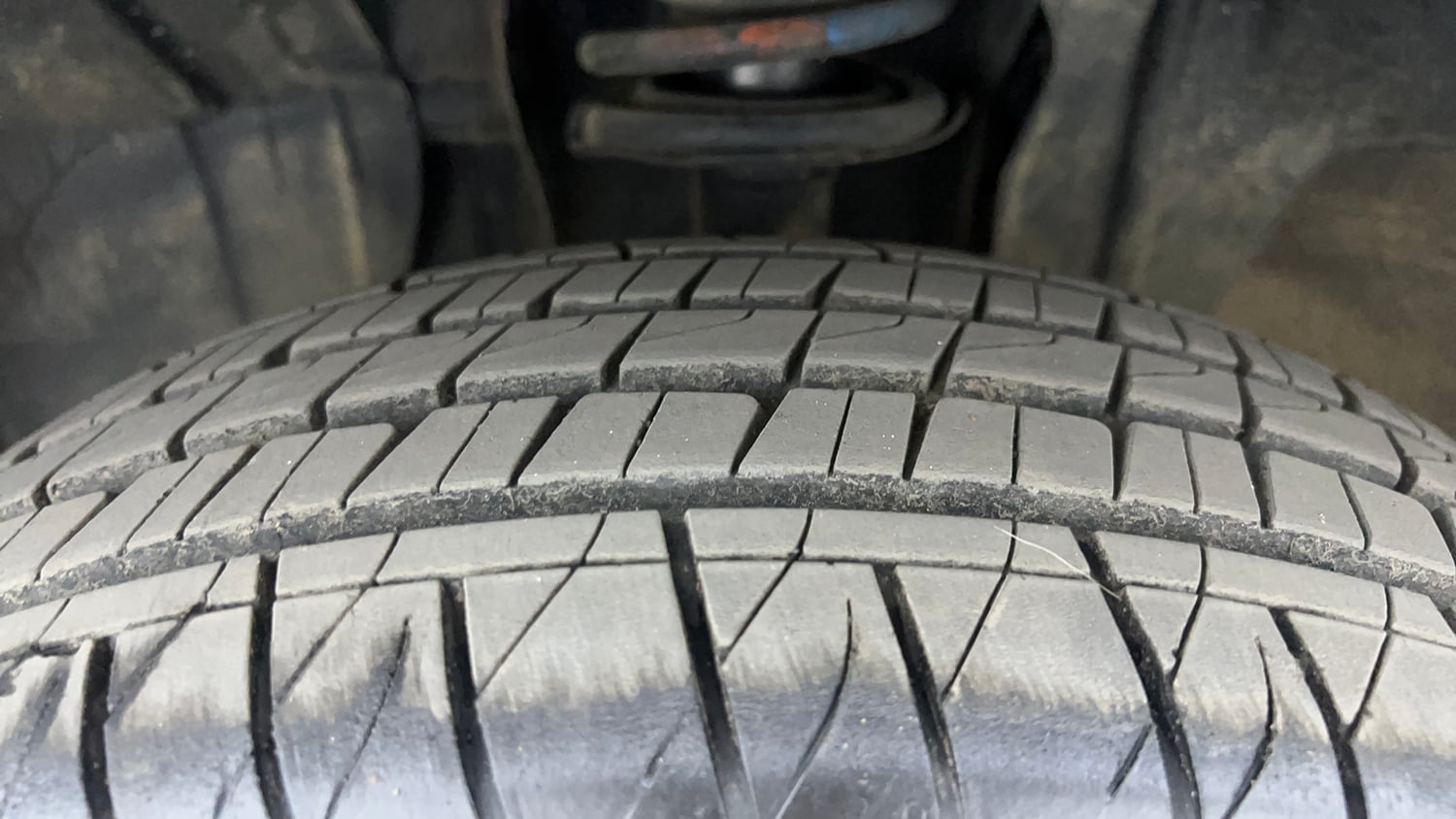 Used 2021 Nissan Magnite XV Turbo Petrol Manual tyres LEFT FRONT TYRE TREAD VIEW