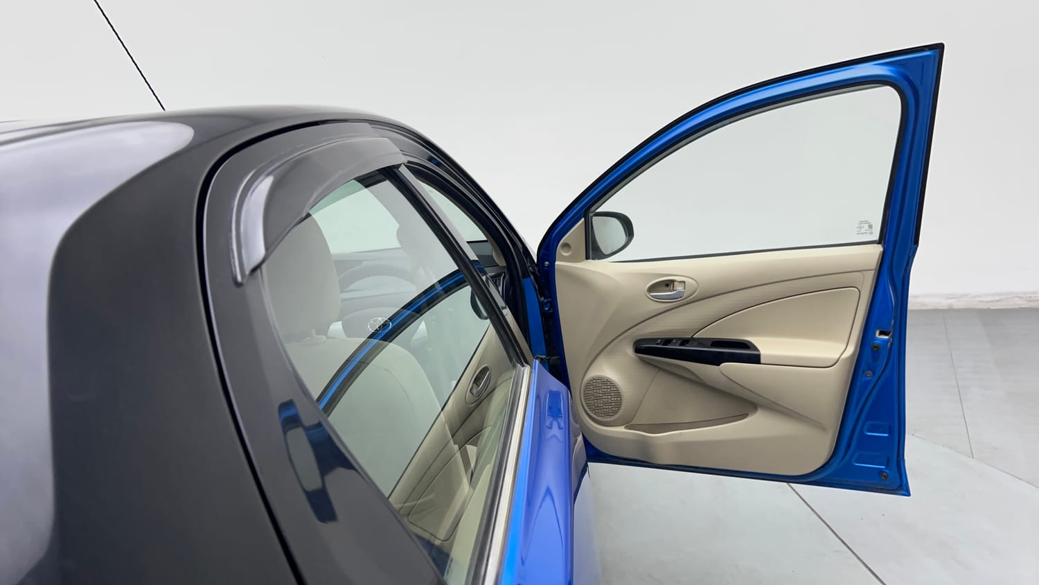 2017 Toyota Etios Liva V Dual Tone-19