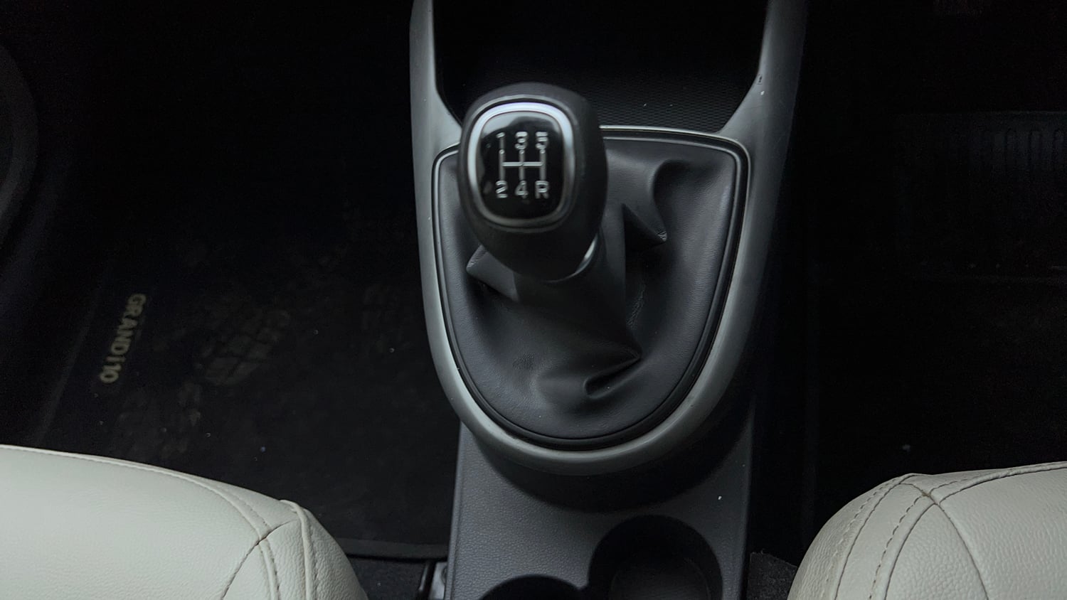 Used 2021 Hyundai Grand i10 Nios Sportz 1.2 Kappa VTVT Petrol Manual interior GEAR  KNOB VIEW