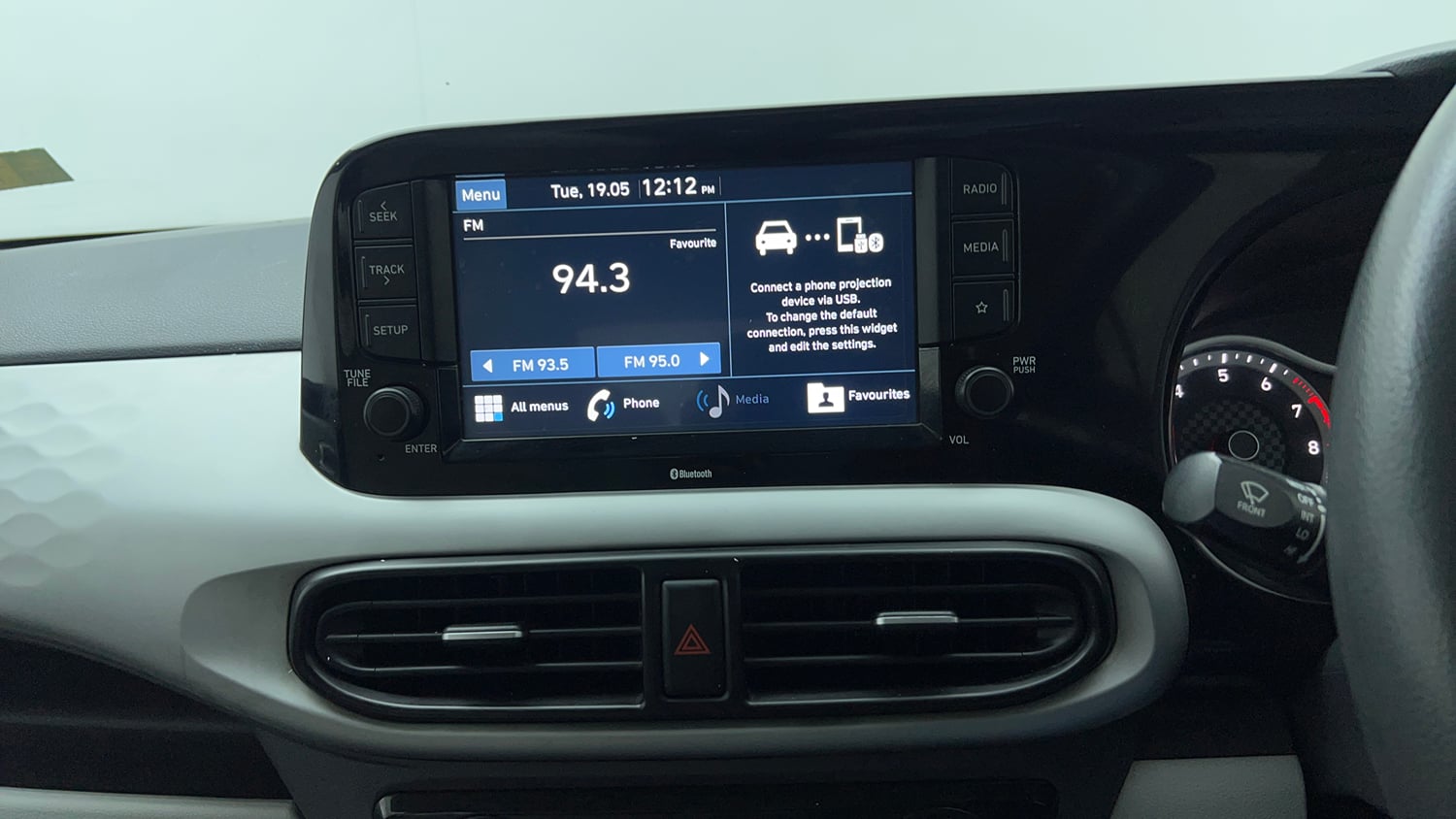 Used 2021 Hyundai Grand i10 Nios Sportz 1.2 Kappa VTVT Petrol Manual top_features Touch screen infotainment system