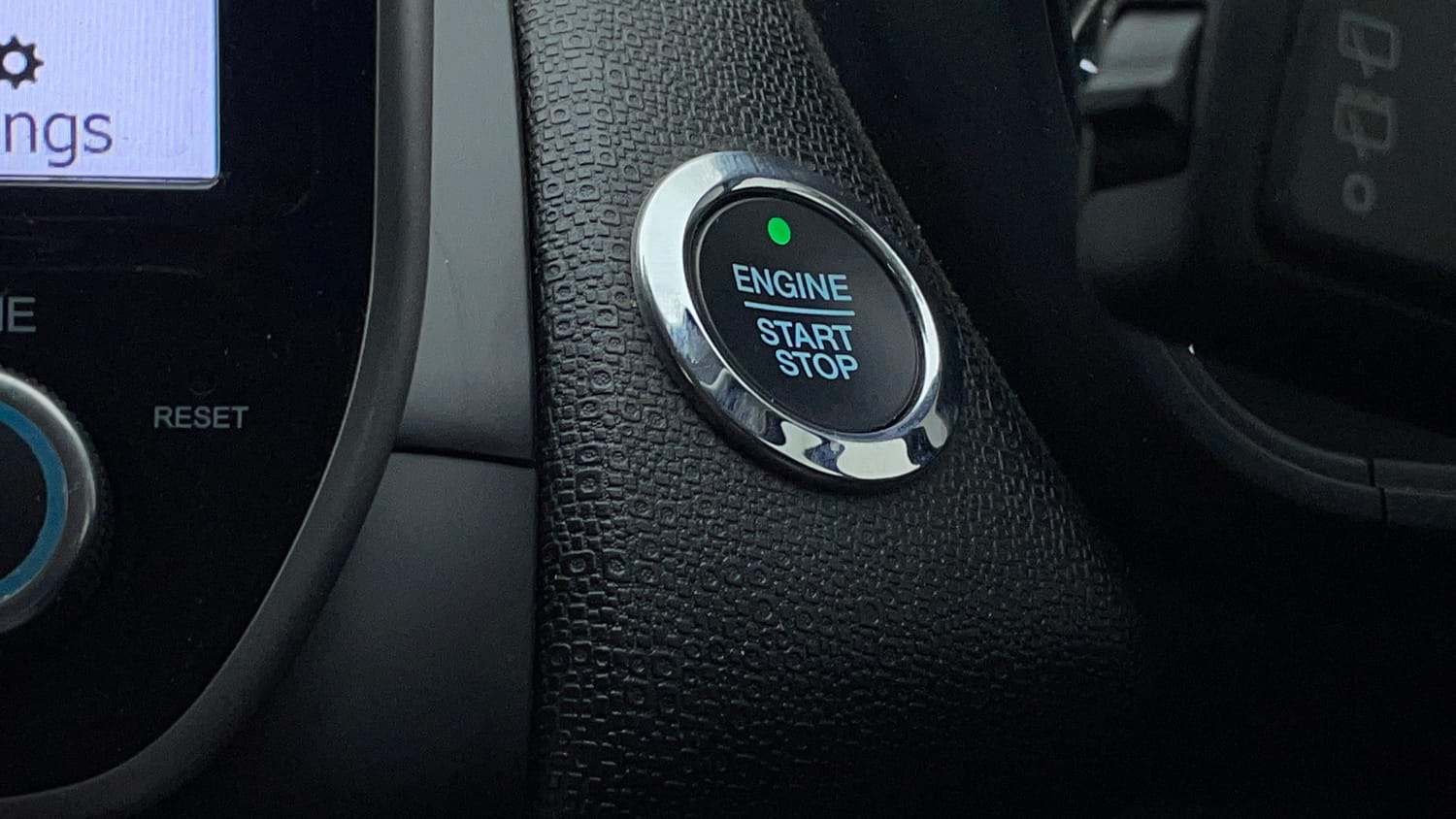 Used 2019 Ford EcoSport Thunder Edition Petrol Petrol Manual top_features Keyless start
