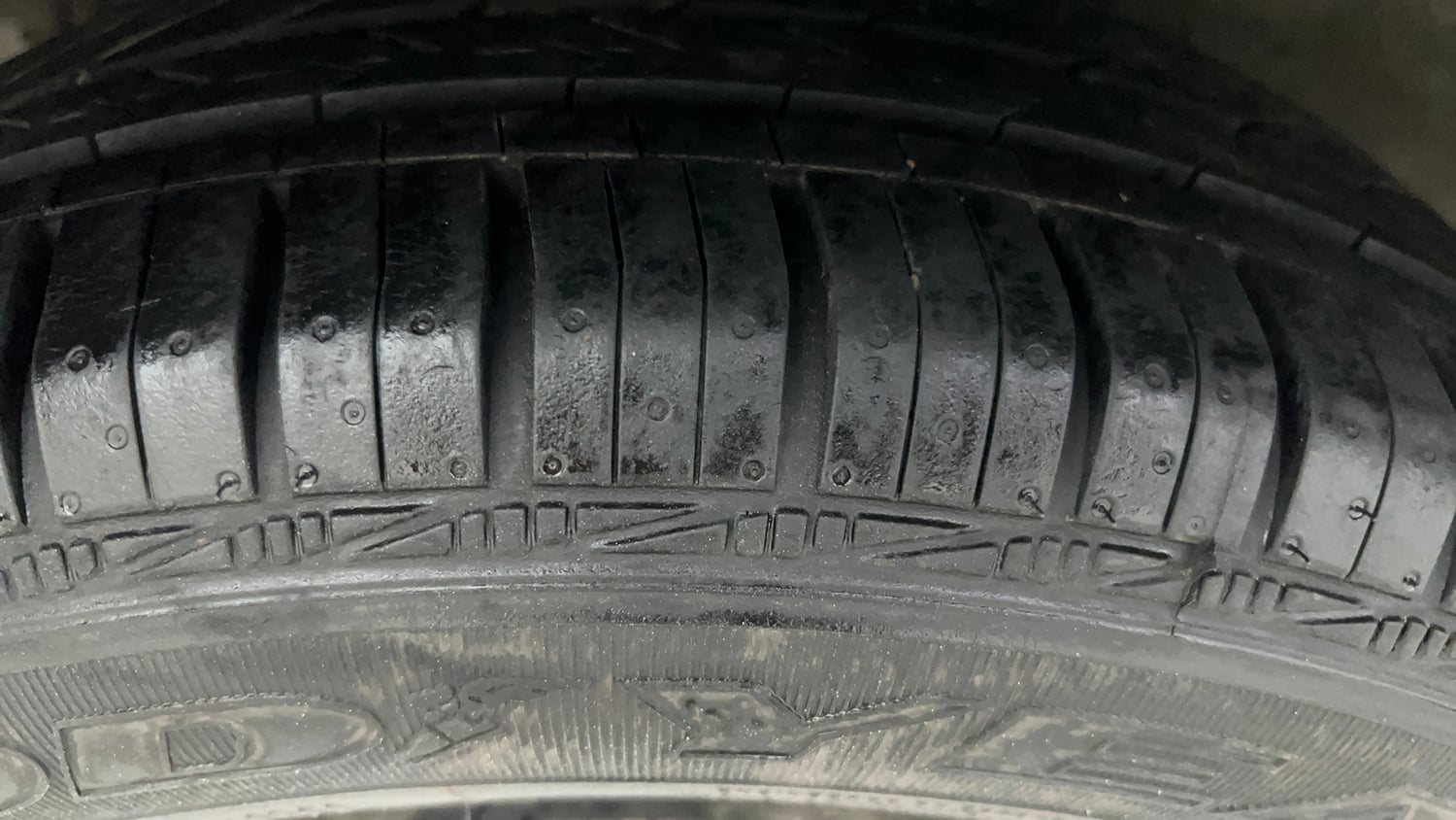 Used 2019 Hyundai Grand i10 Sportz 1.2 Kappa VTVT Petrol Manual tyres RIGHT REAR TYRE TREAD VIEW