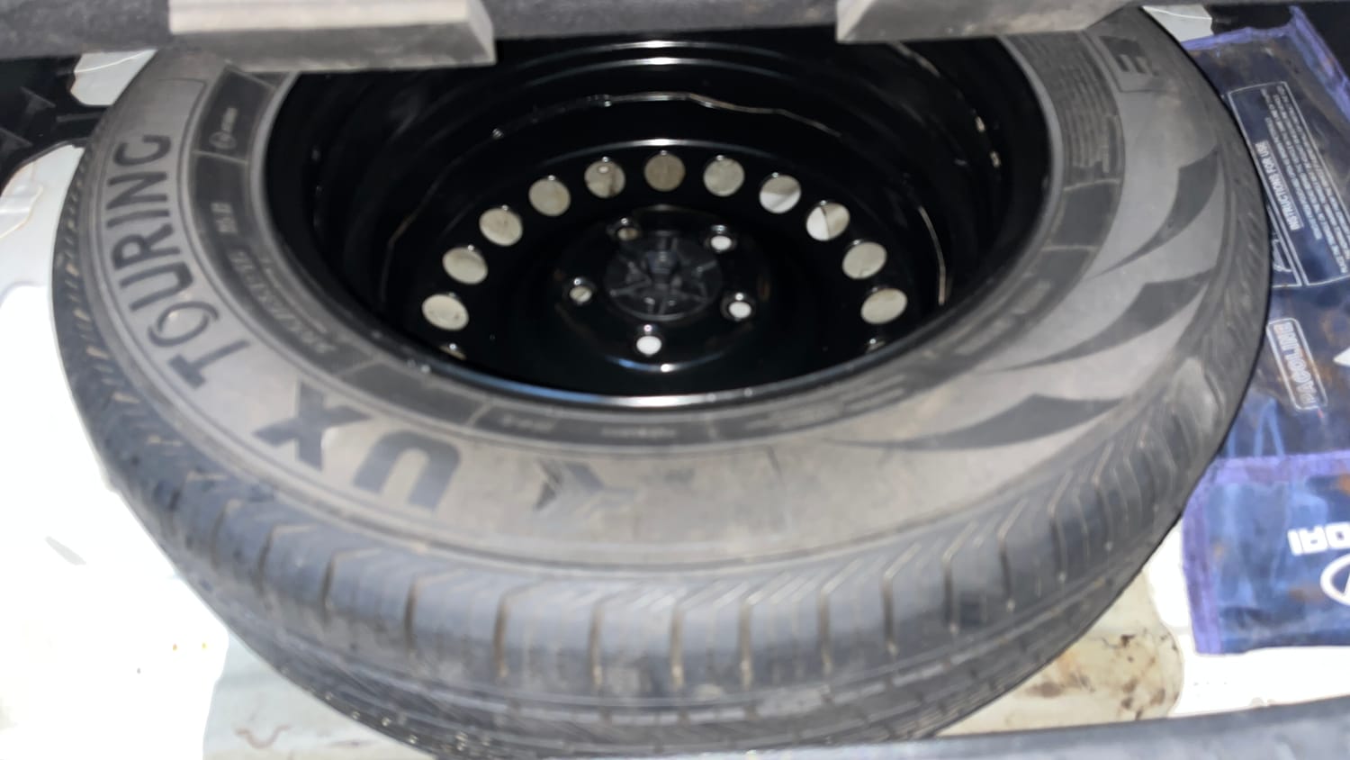 Used 2016 Hyundai Creta 1.6 SX Plus AT Petrol Petrol Automatic tyres SPARE TYRE VIEW