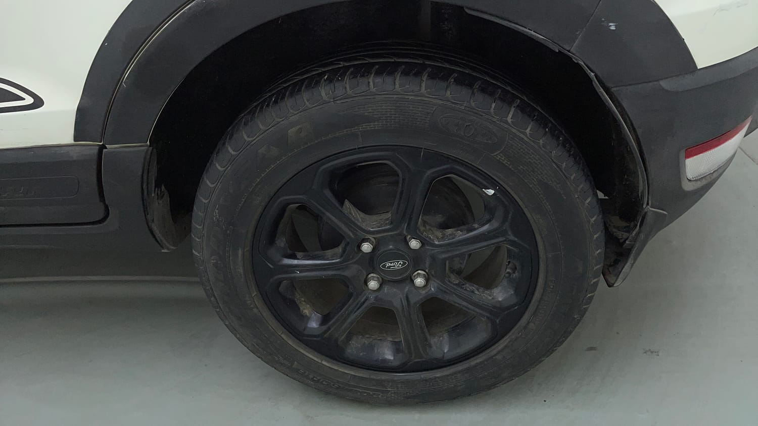 Used 2019 Ford EcoSport Thunder Edition Petrol Petrol Manual tyres LEFT REAR TYRE RIM VIEW