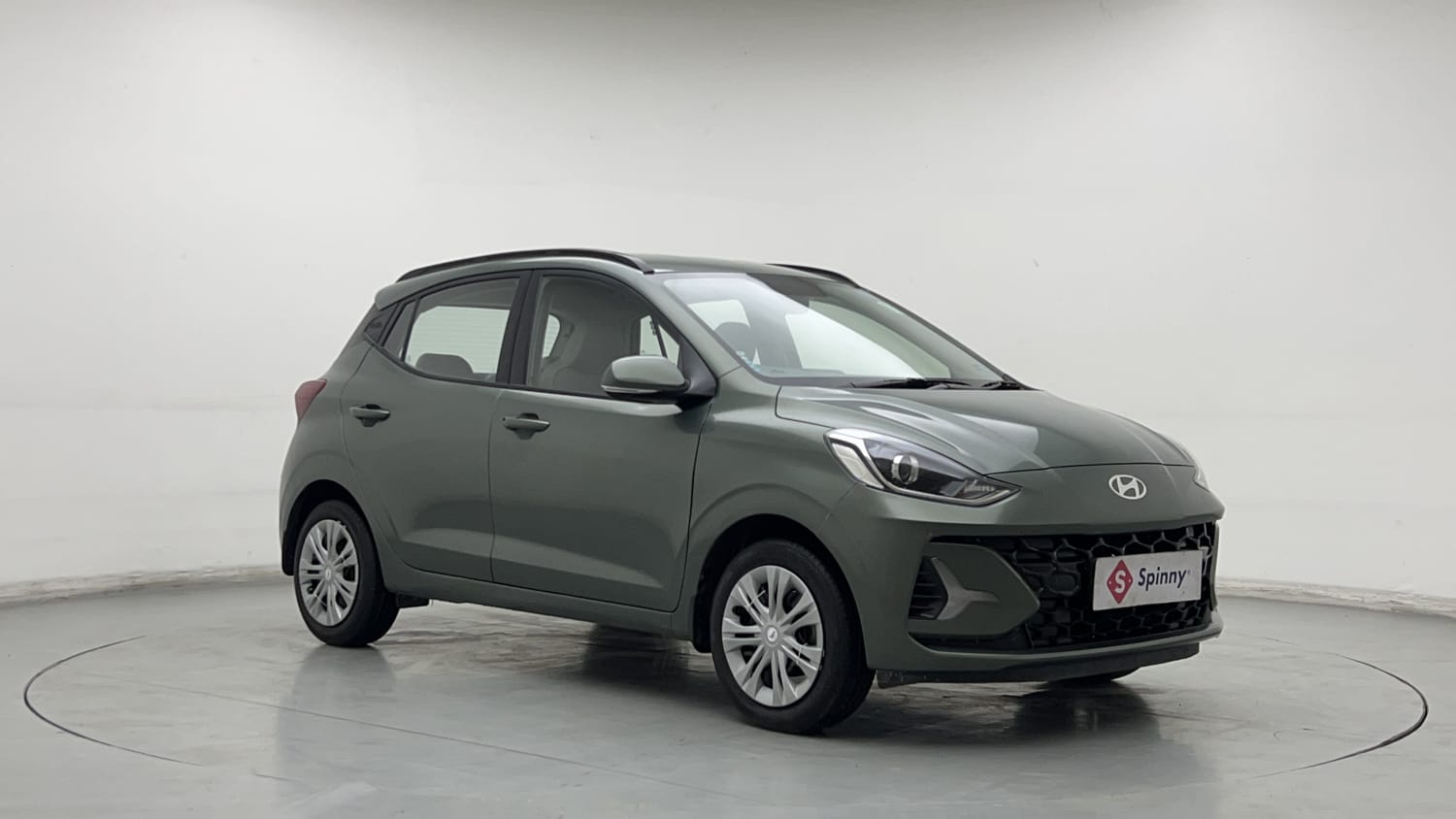 Used 2024 Hyundai Grand i10 Nios Sportz 1.2 Kappa VTVT Petrol Manual exterior RIGHT FRONT CORNER VIEW