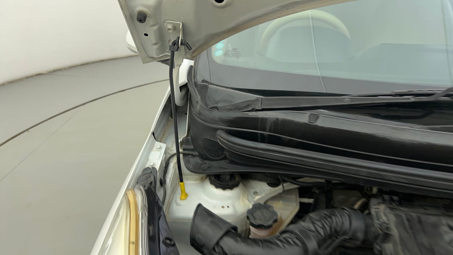 Used 2019 Hyundai Grand i10 Sportz 1.2 Kappa VTVT Petrol Manual engine ENGINE RIGHT SIDE HINGE & APRON VIEW