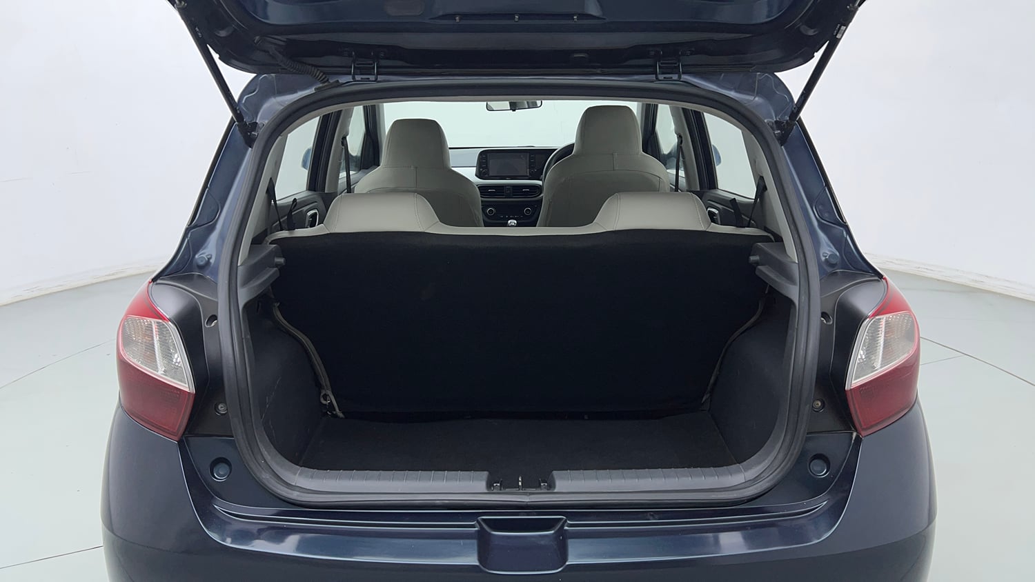Used 2021 Hyundai Grand i10 Nios Sportz 1.2 Kappa VTVT Petrol Manual interior DICKY INSIDE VIEW