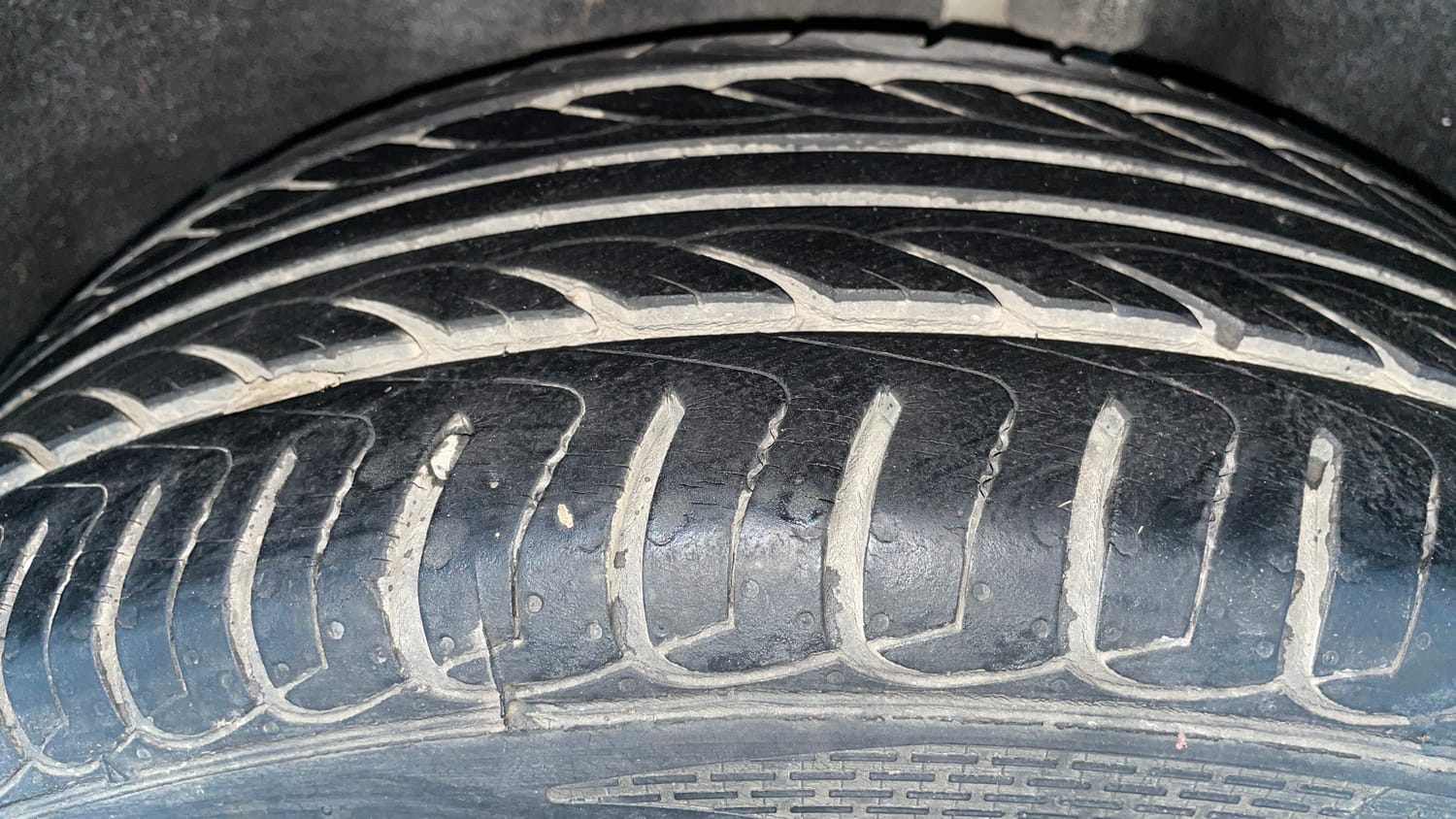 Used 2019 Ford EcoSport Thunder Edition Petrol Petrol Manual tyres LEFT REAR TYRE TREAD VIEW