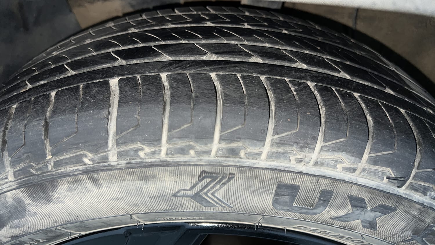 Used 2024 Hyundai Creta 1.5 MPi Petrol MT S(O) Petrol Manual tyres LEFT FRONT TYRE TREAD VIEW